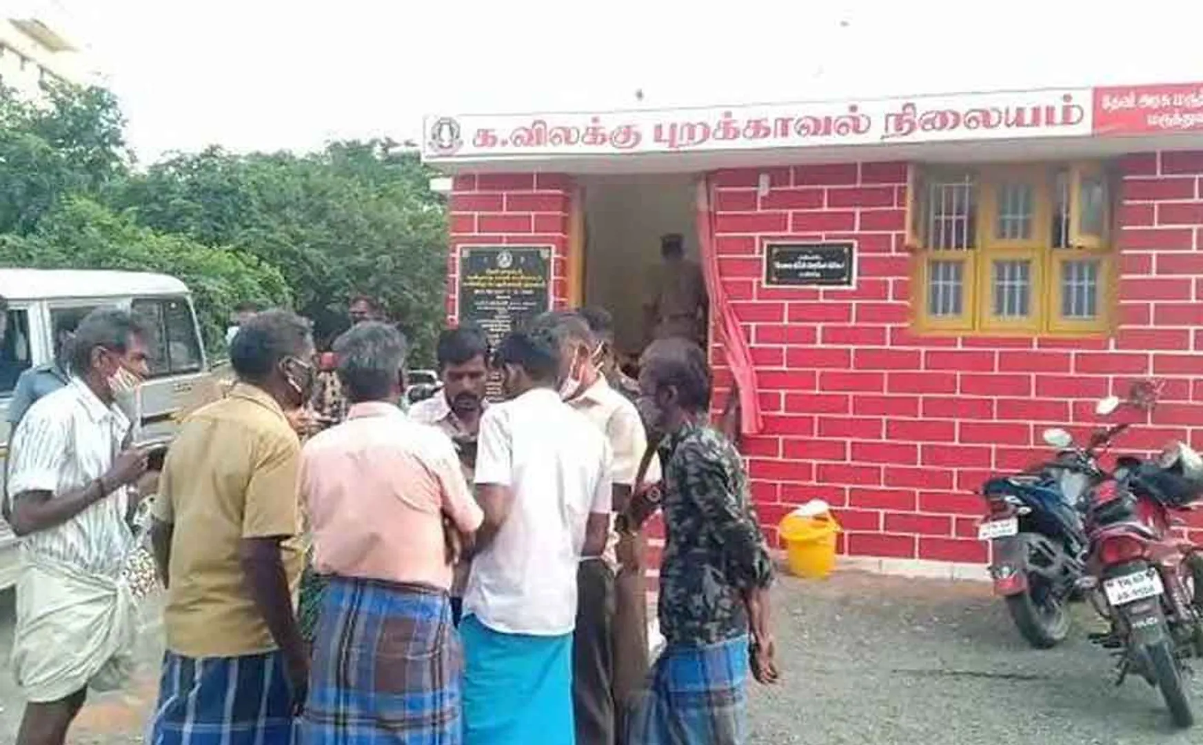 Hospitals who gave Ayyavu's body instead of Ramu's body Cremated relatives