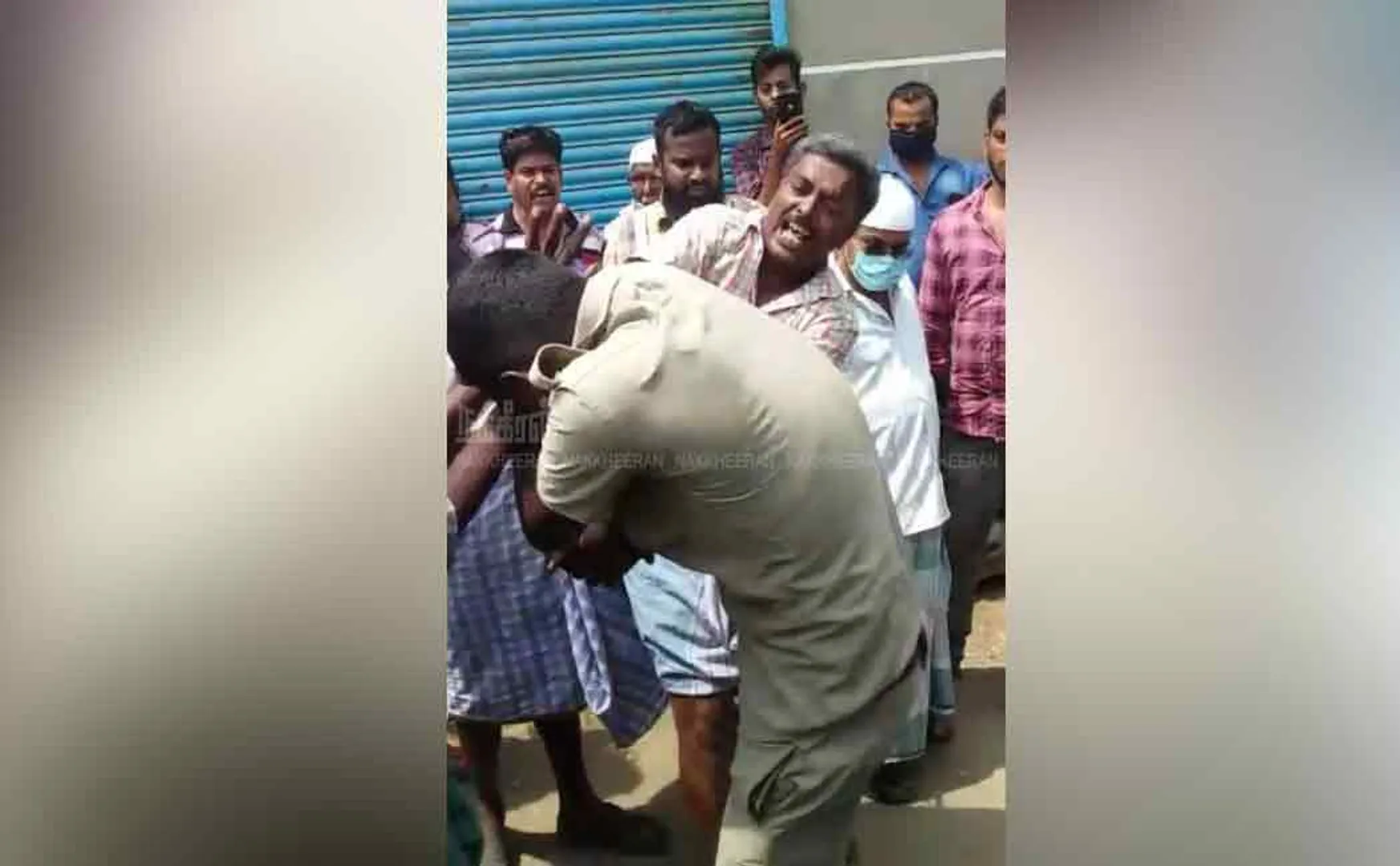 The public who attacked the policeman in uniform ..!