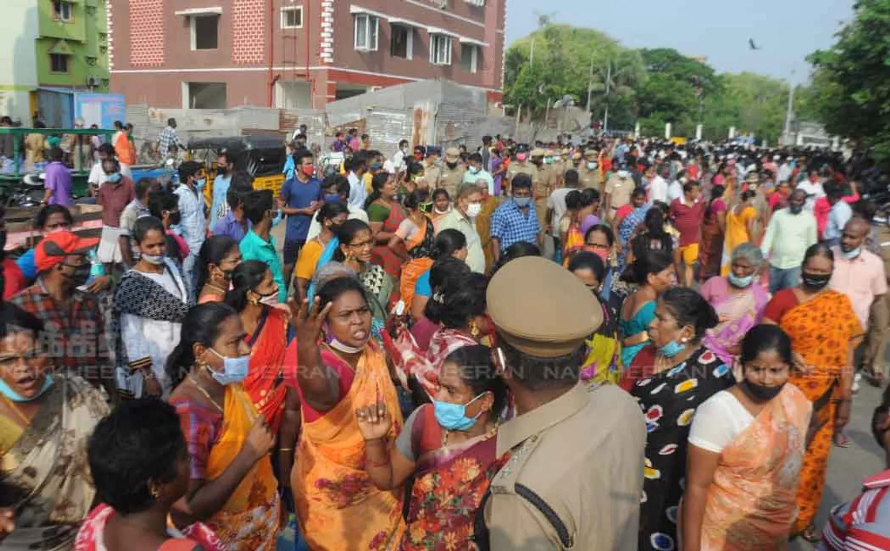 Marina traders involved in road blockade 