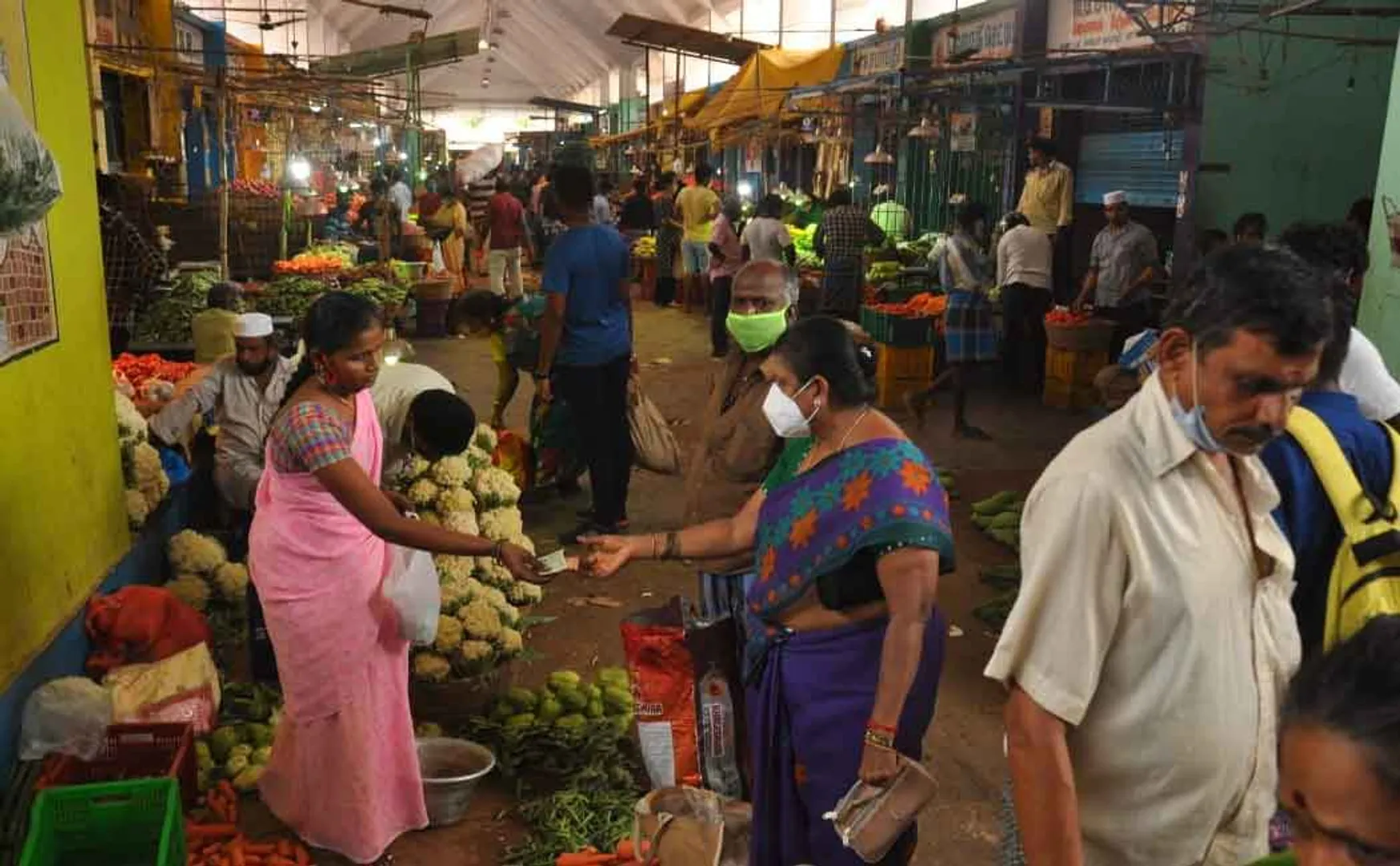"Purchased vegetables should be thrown in the trash" - Traders in pain