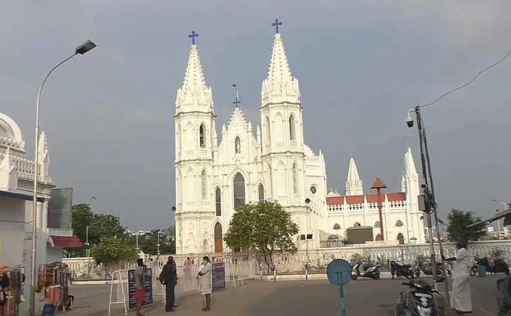 Due to corona virus velankanni church has been closed 