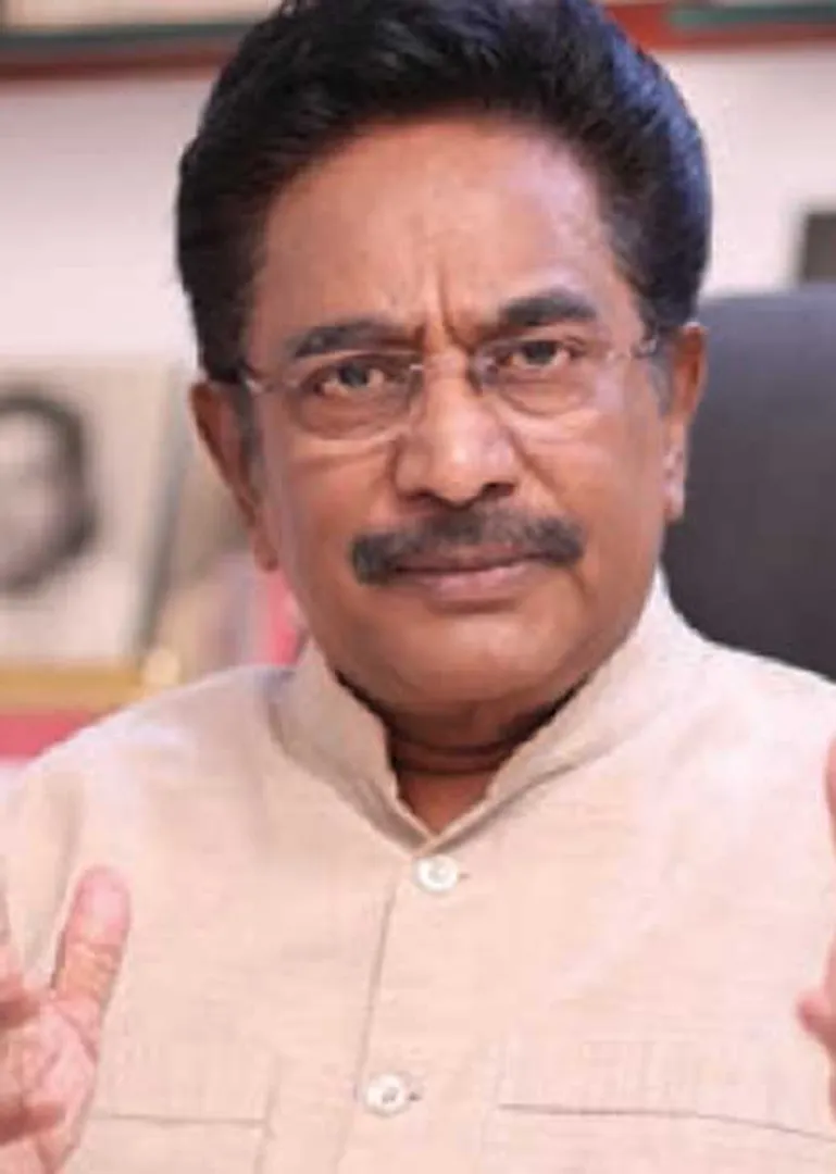 /idhalgal/om/actor-rajesh-writes-thousand-wonders-awesome-series-7