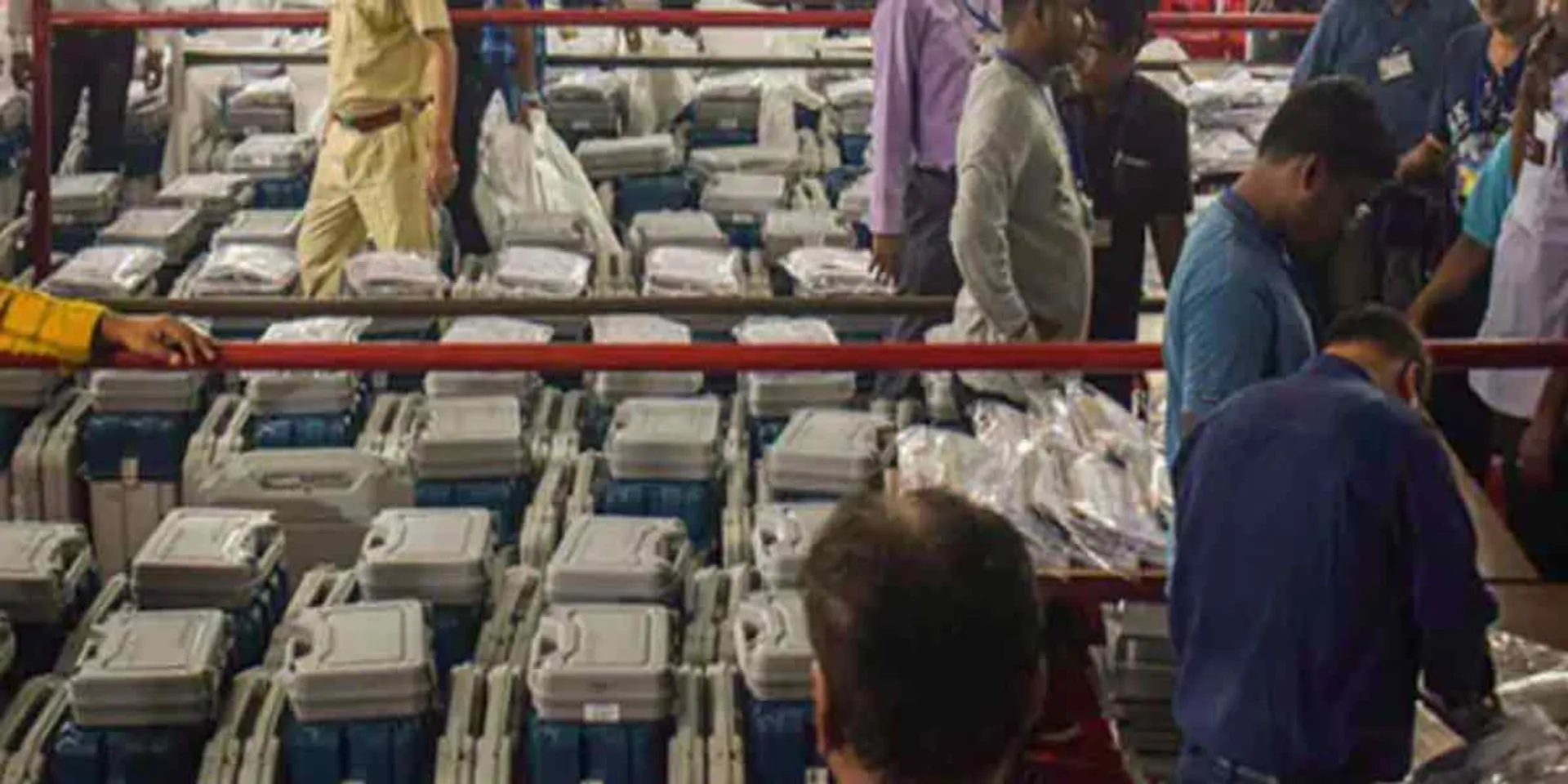 Corona for 54 people, including counting officers and agents in pudukottai 