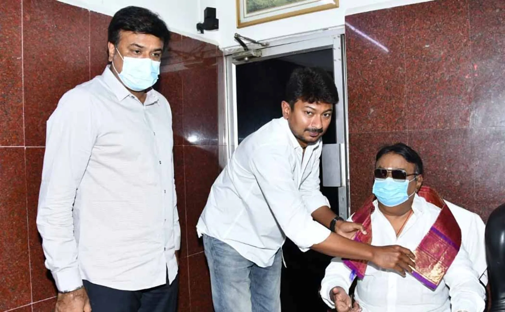 dmk udhaya nidhi stalin meet with dmdk party chief vijayakanth 