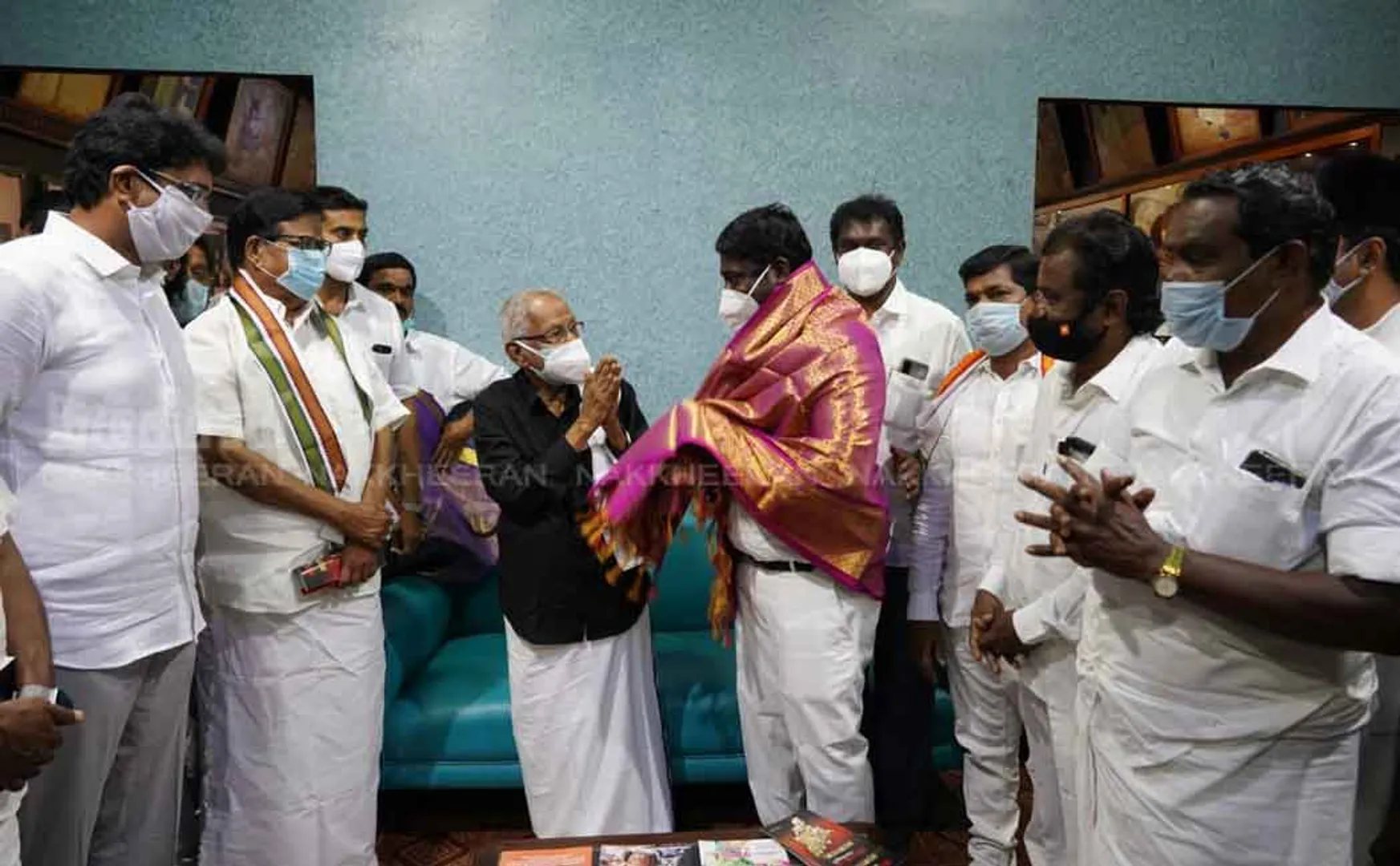 Vijay Vasant meets Dravida party leader and got blesses