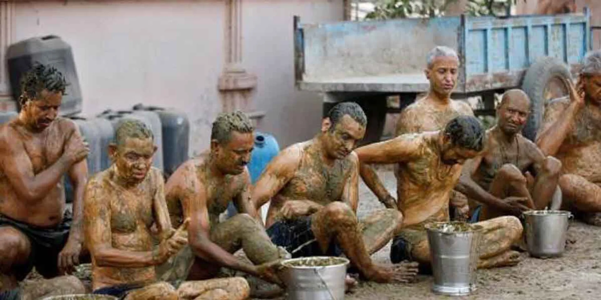 Gujarat's popular cow dung bath