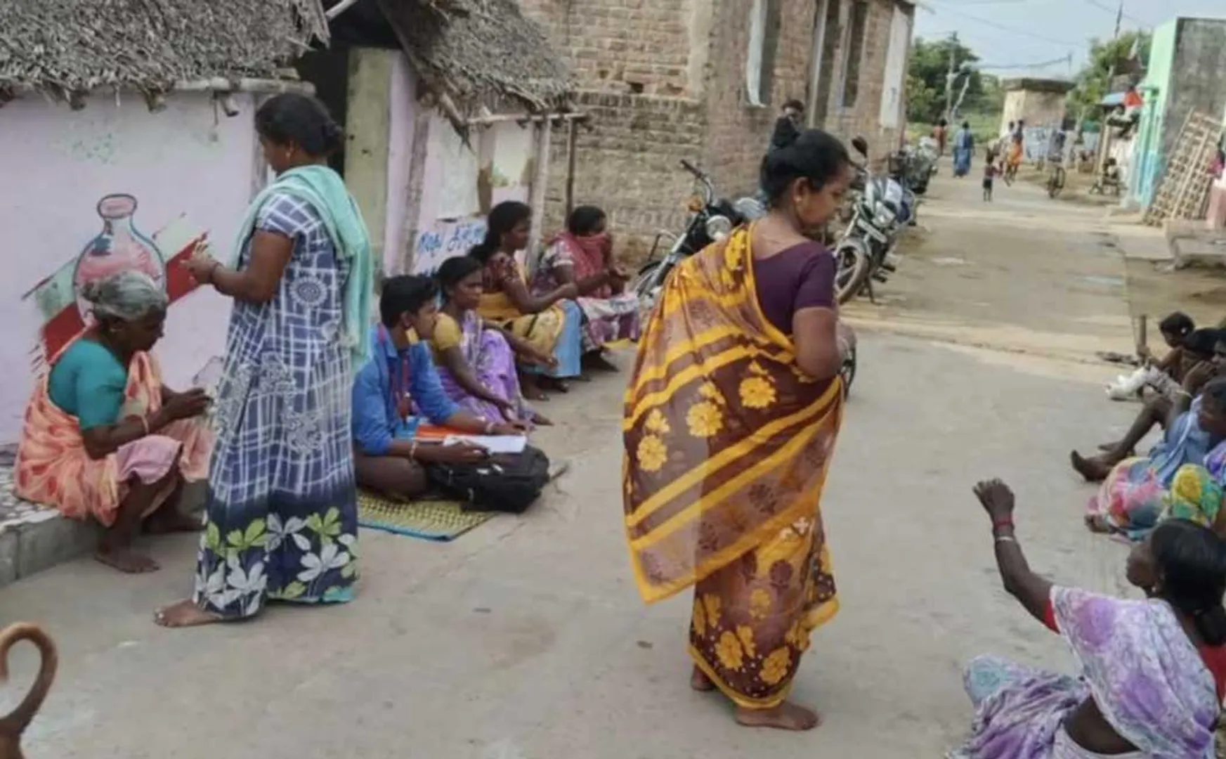 Microfinance institutions that have been blown up rules by the Tamil Nadu government
