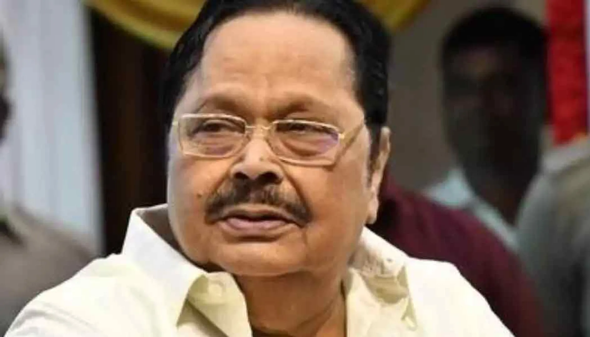DMK Durai Murugan condemn pondicherry three MLA 