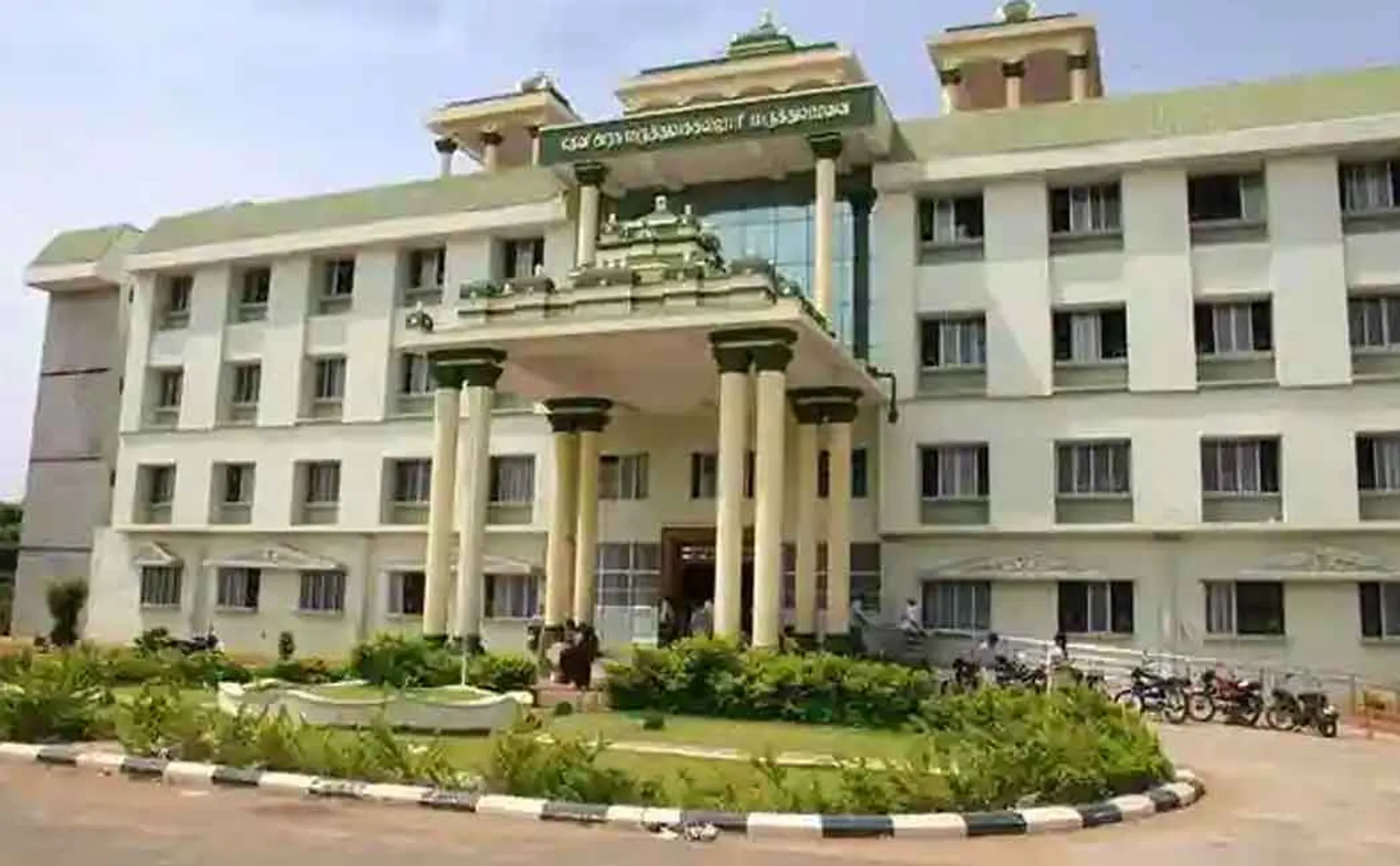 16 die in one day in government hospital People in sorrow