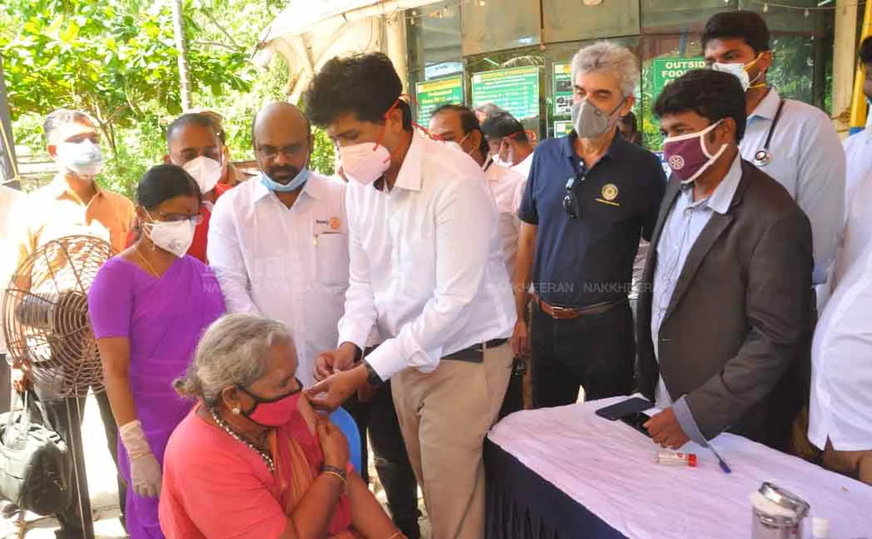 Thousand Lights MLA pays free corona vaccine to the public