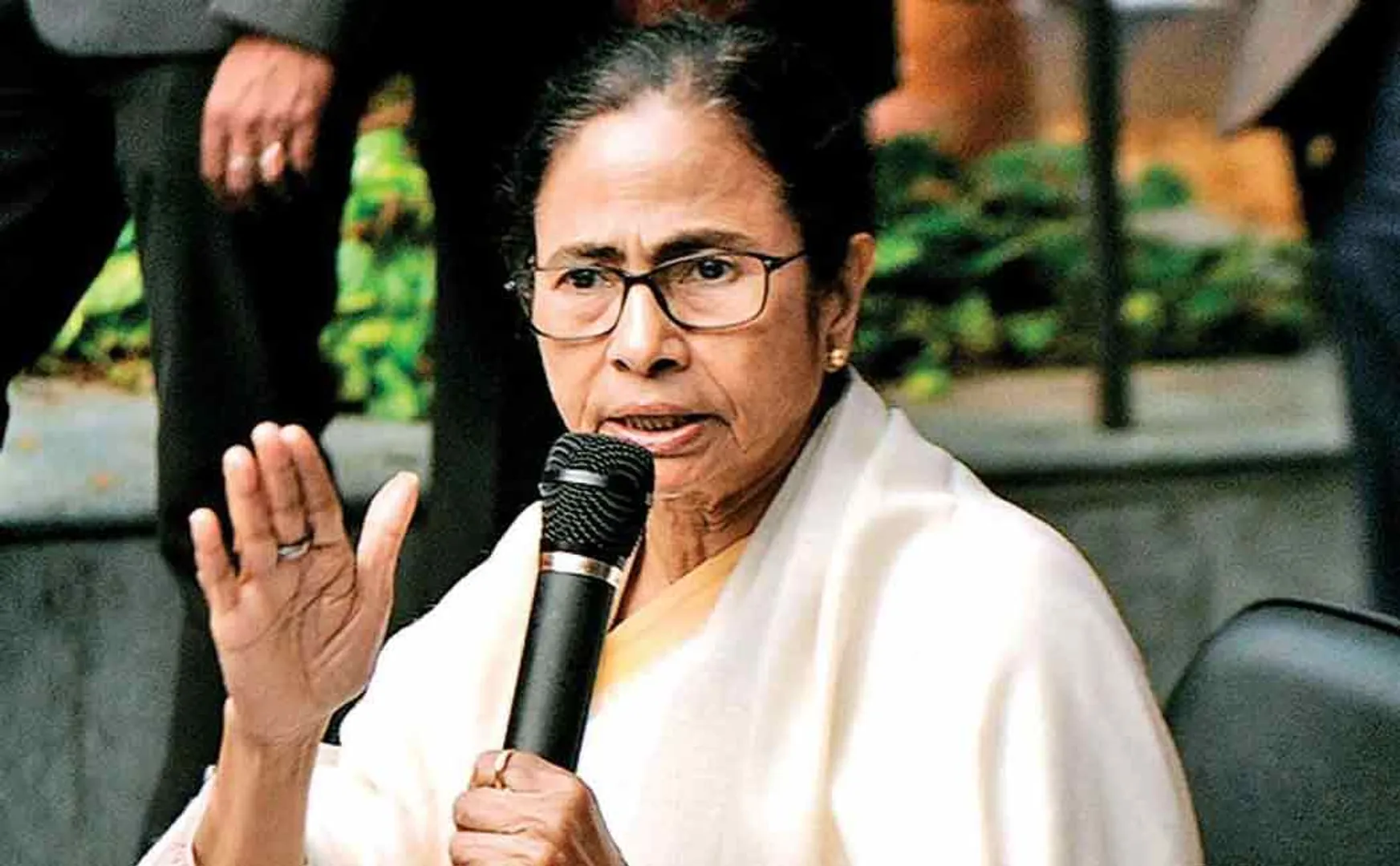  Chief Minister Mamata Banerjee complains to Police Commissioner  