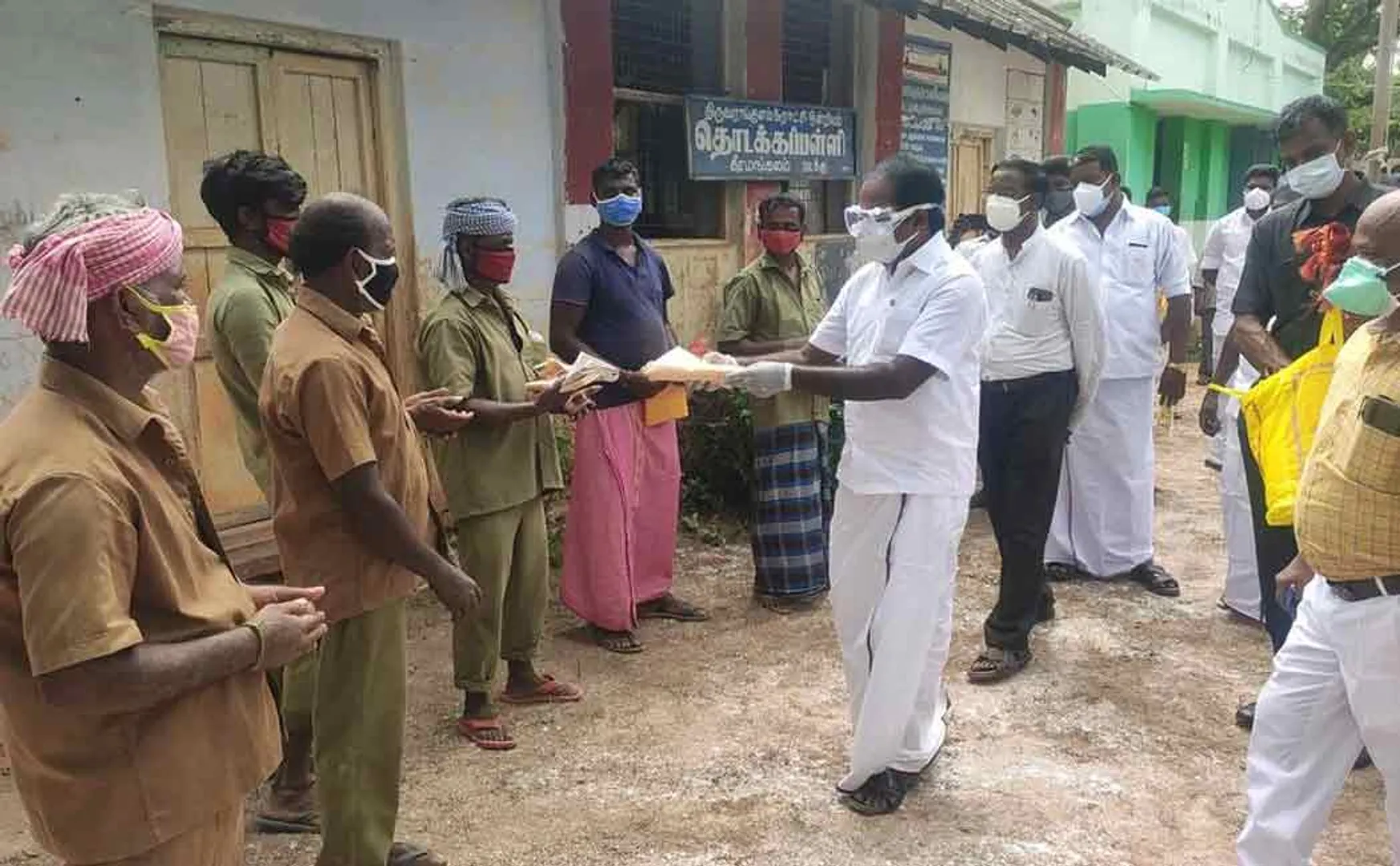"Action if quality masks are not provided to cleaners ..." - Minister Mayyanathan  