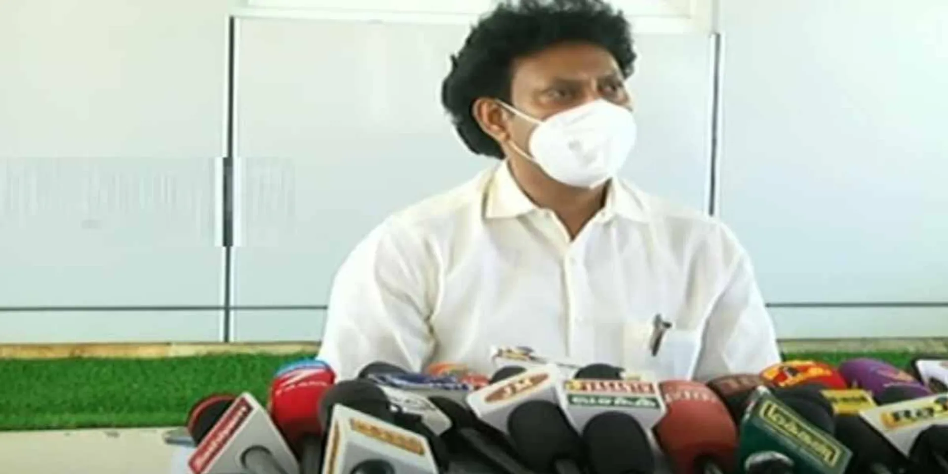  Controversy over meeting with officials - Minister of Education denies!