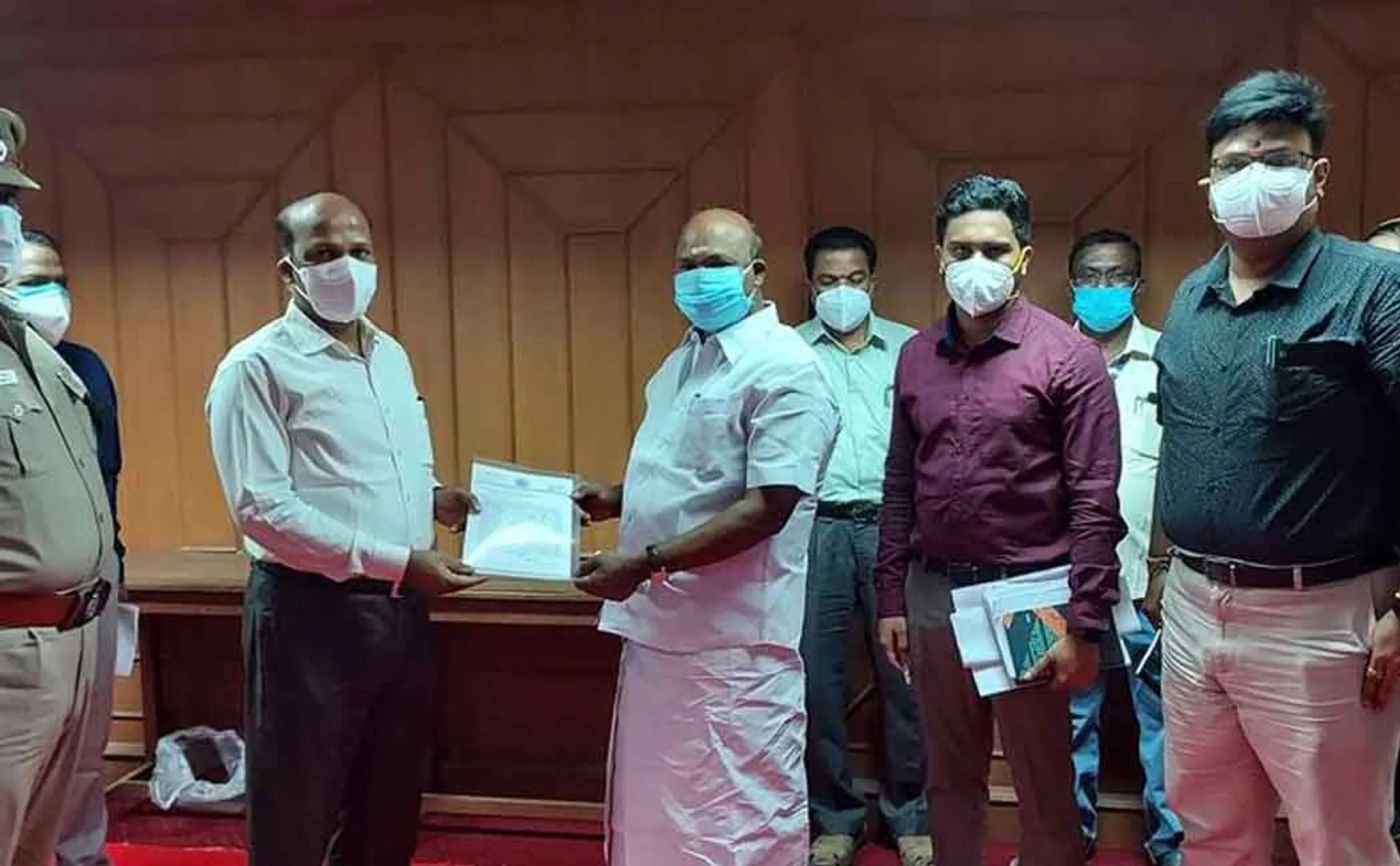 Oxygen beds; MLA gives letter to District Collector ..!