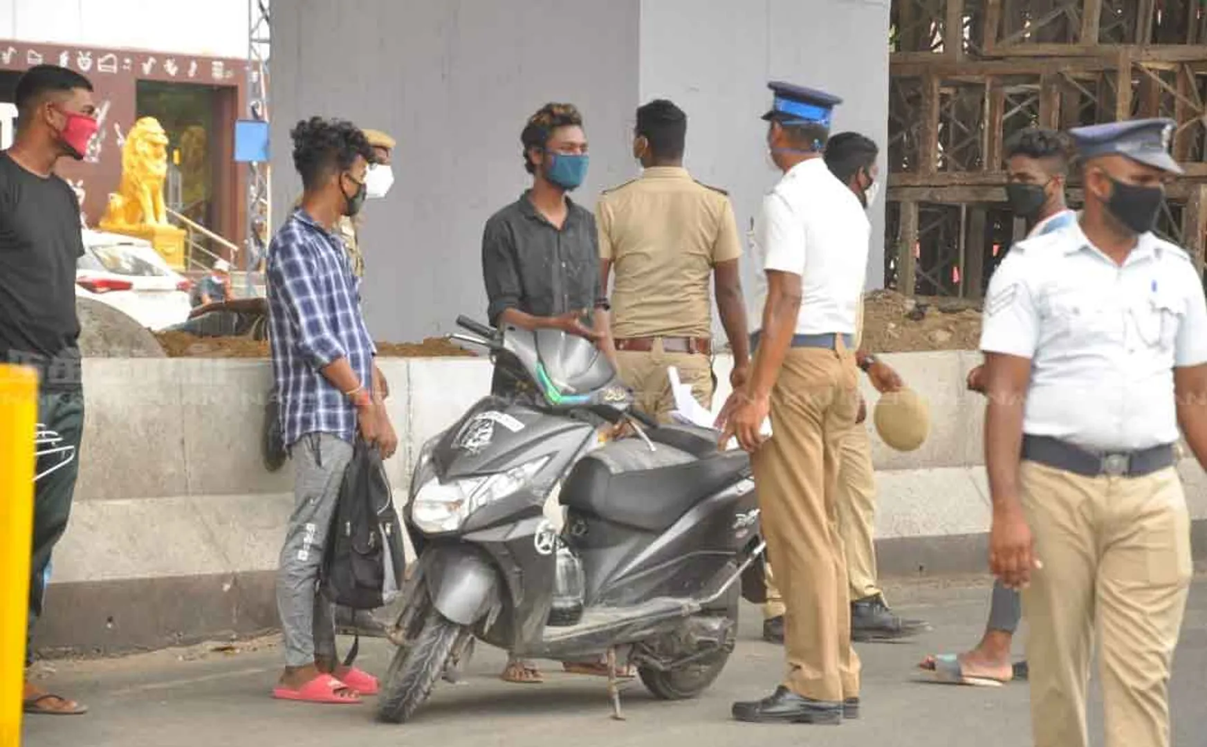 Tamil Nadu police involved in intensive search 