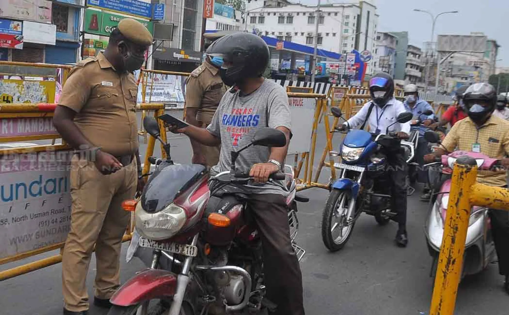 Police only allow e-pass holders 