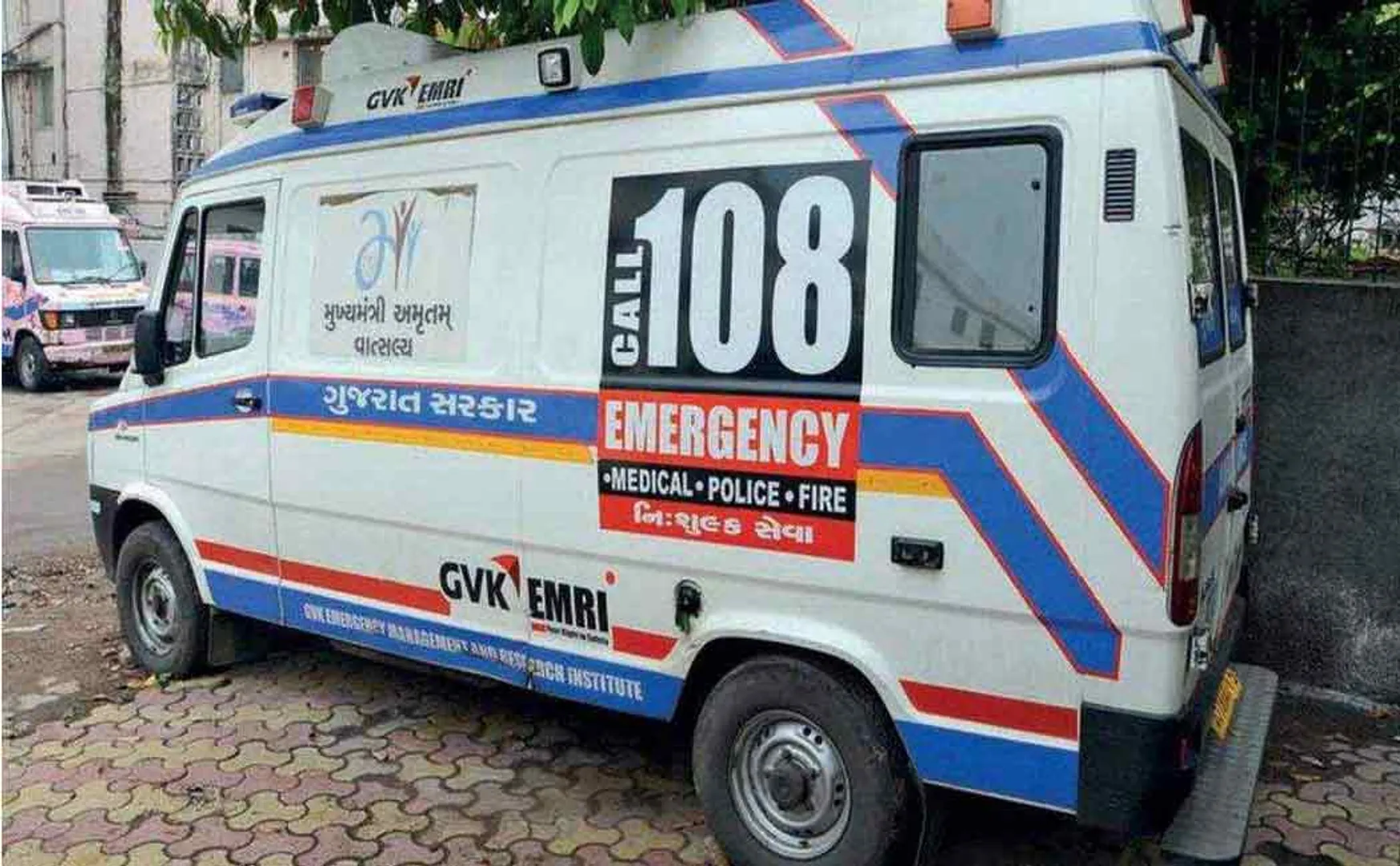 Minister who provided oxygen ambulance for the people at his own expense ..!