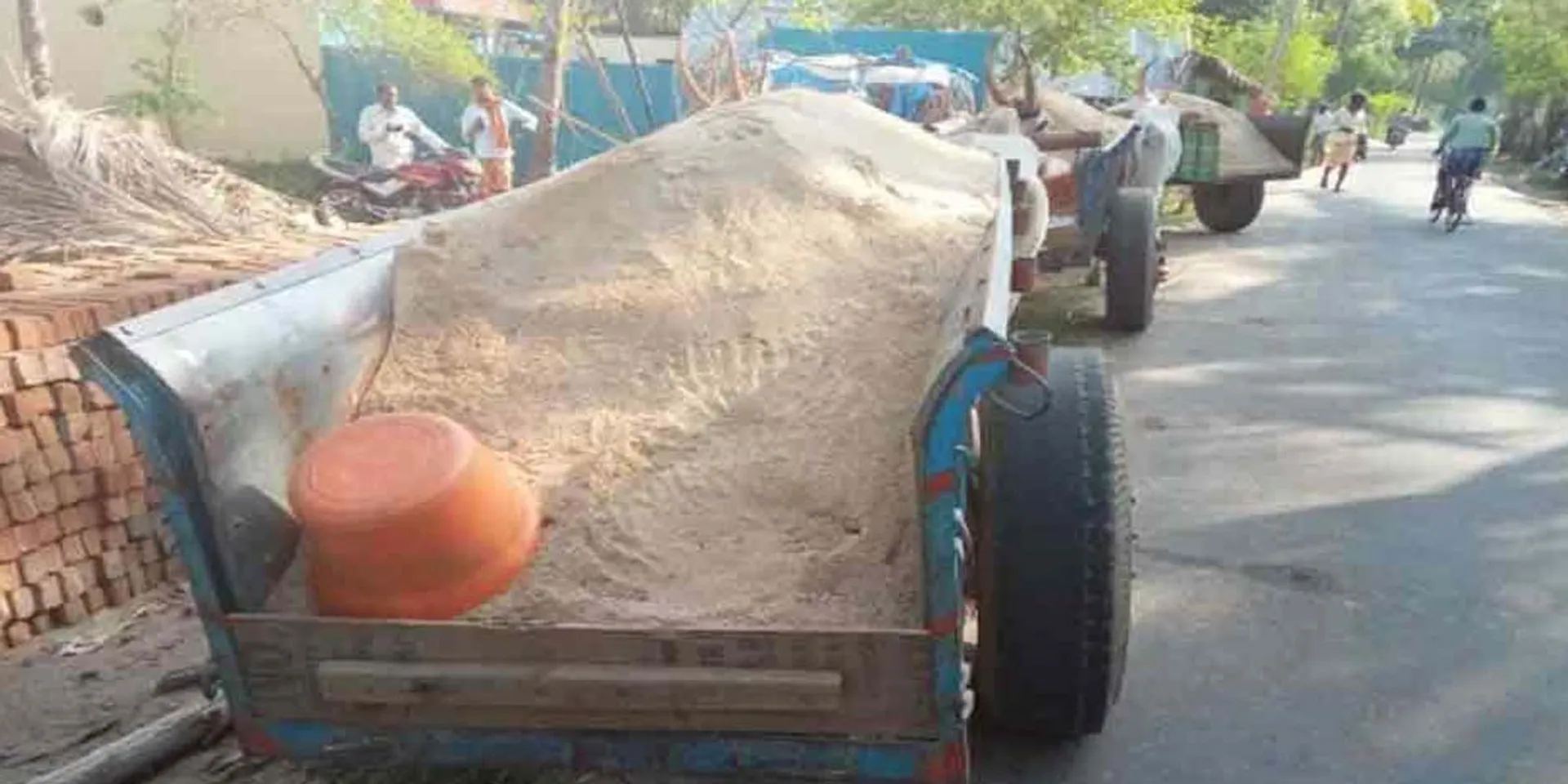 Sand theft on Panguni shore ... Will the police stop it?