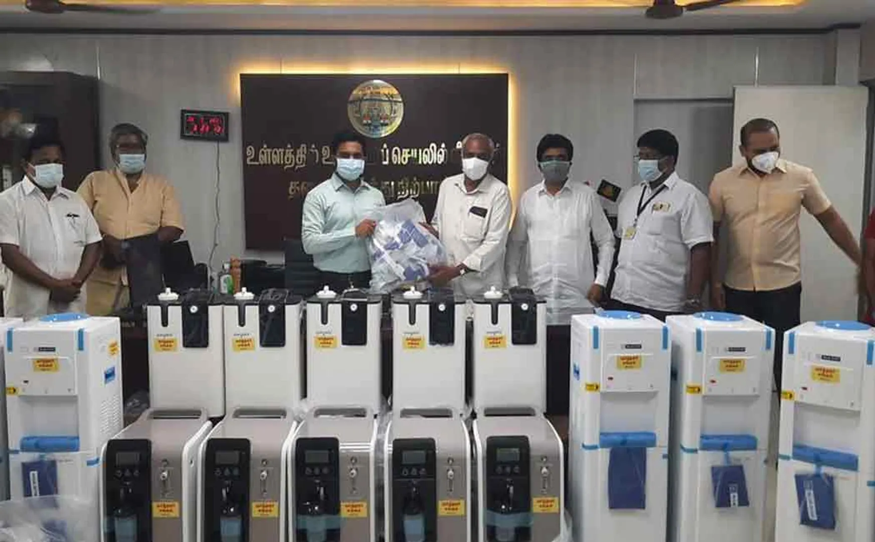 Trade unions provide oxygen concentrators worth Rs 8 lakh to corona patients ...!