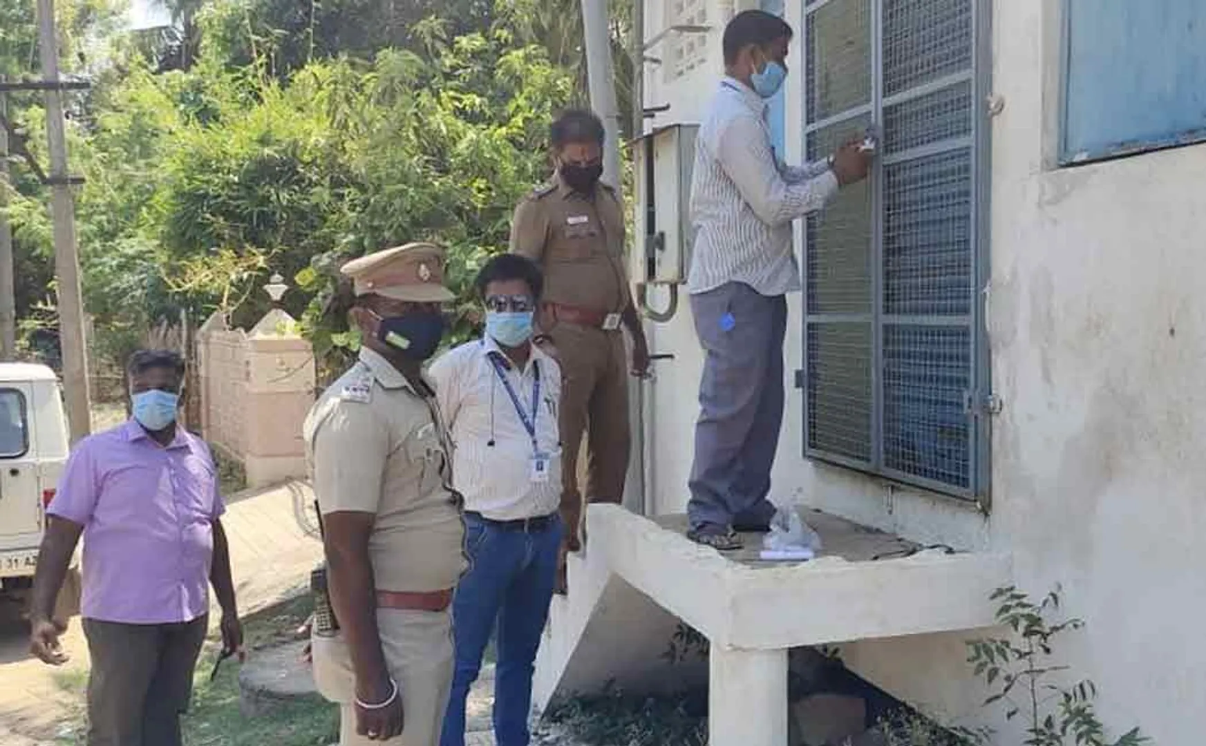 Wedding reception with biryani dinner in cuddalore! Police seal the hall ..!