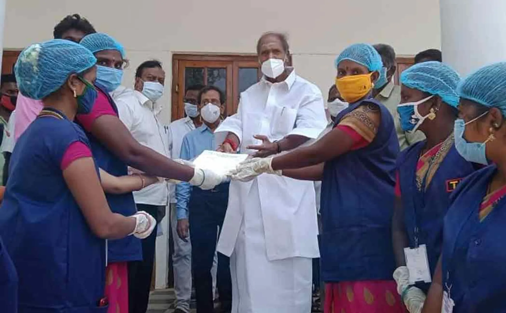 "People should be vaccinated without neglect" - Chief Minister Rangasamy's request!