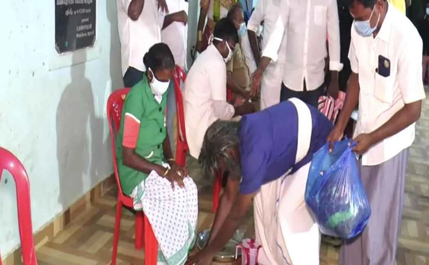 Police inspector performs foot pooja for front line employees