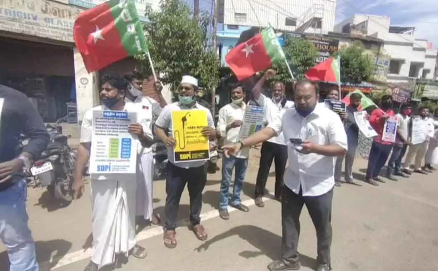 SDPI protests against price hike