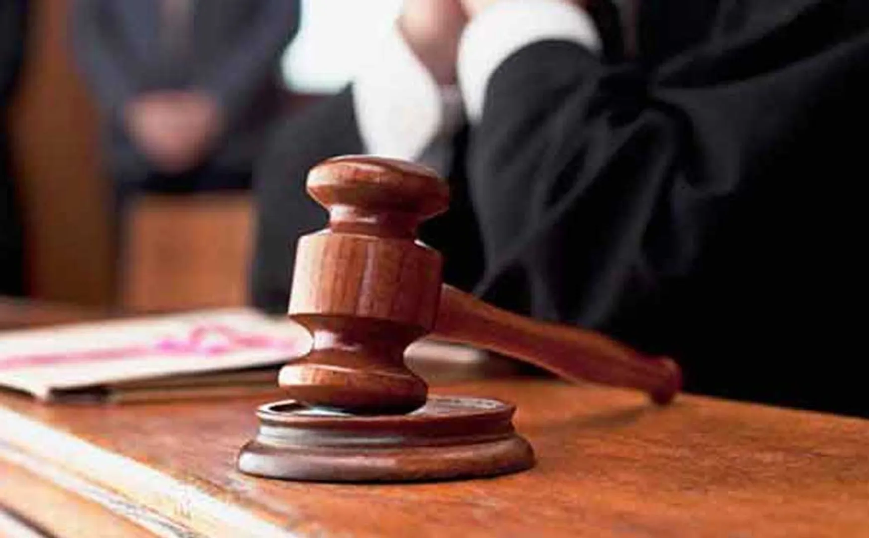 Case seeking permission to speak on the phone with prisoners; Government and Prisons Department ordered to respond