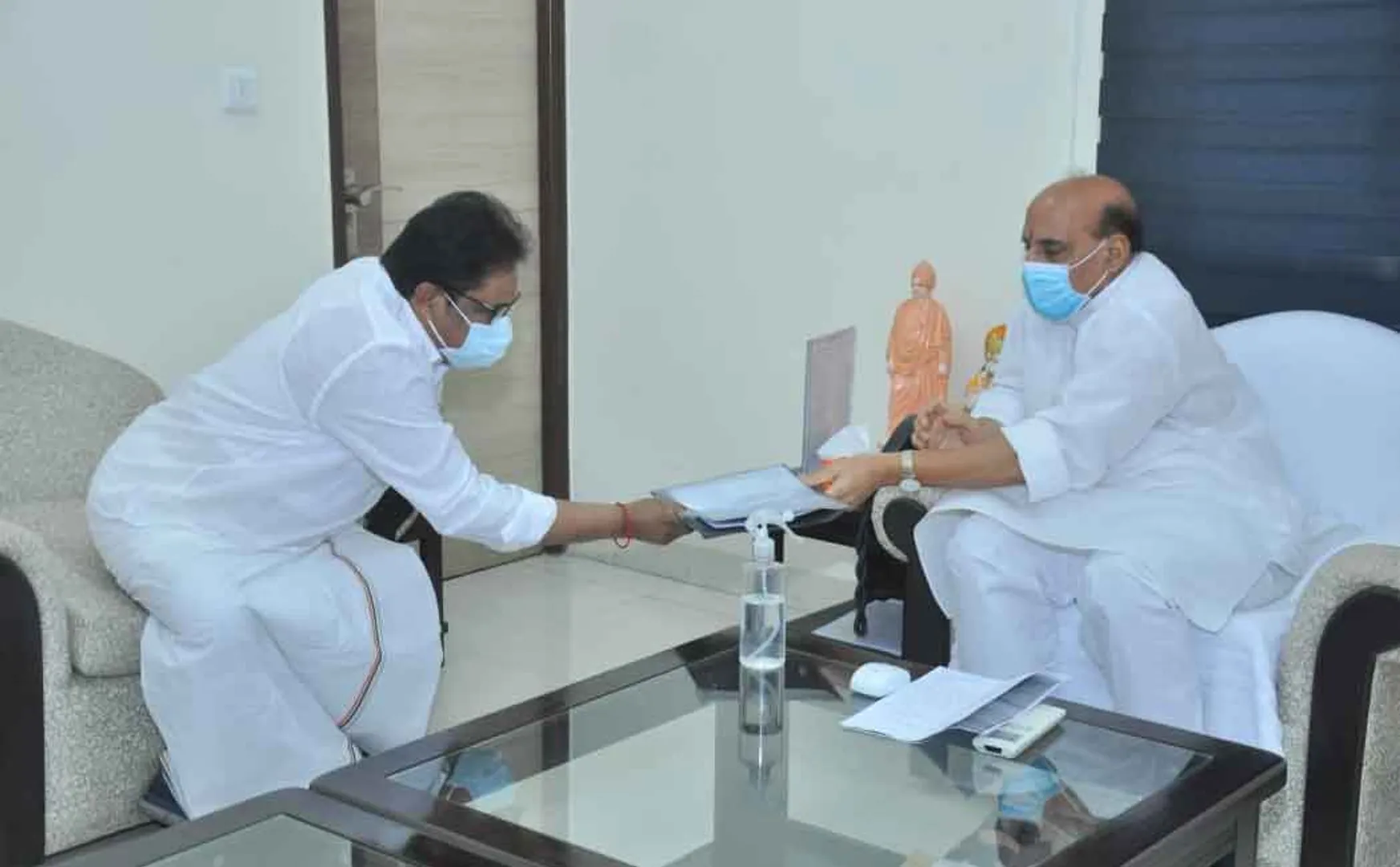 Lying overhead Trichy work; Member of Parliament who met the Union Minister 