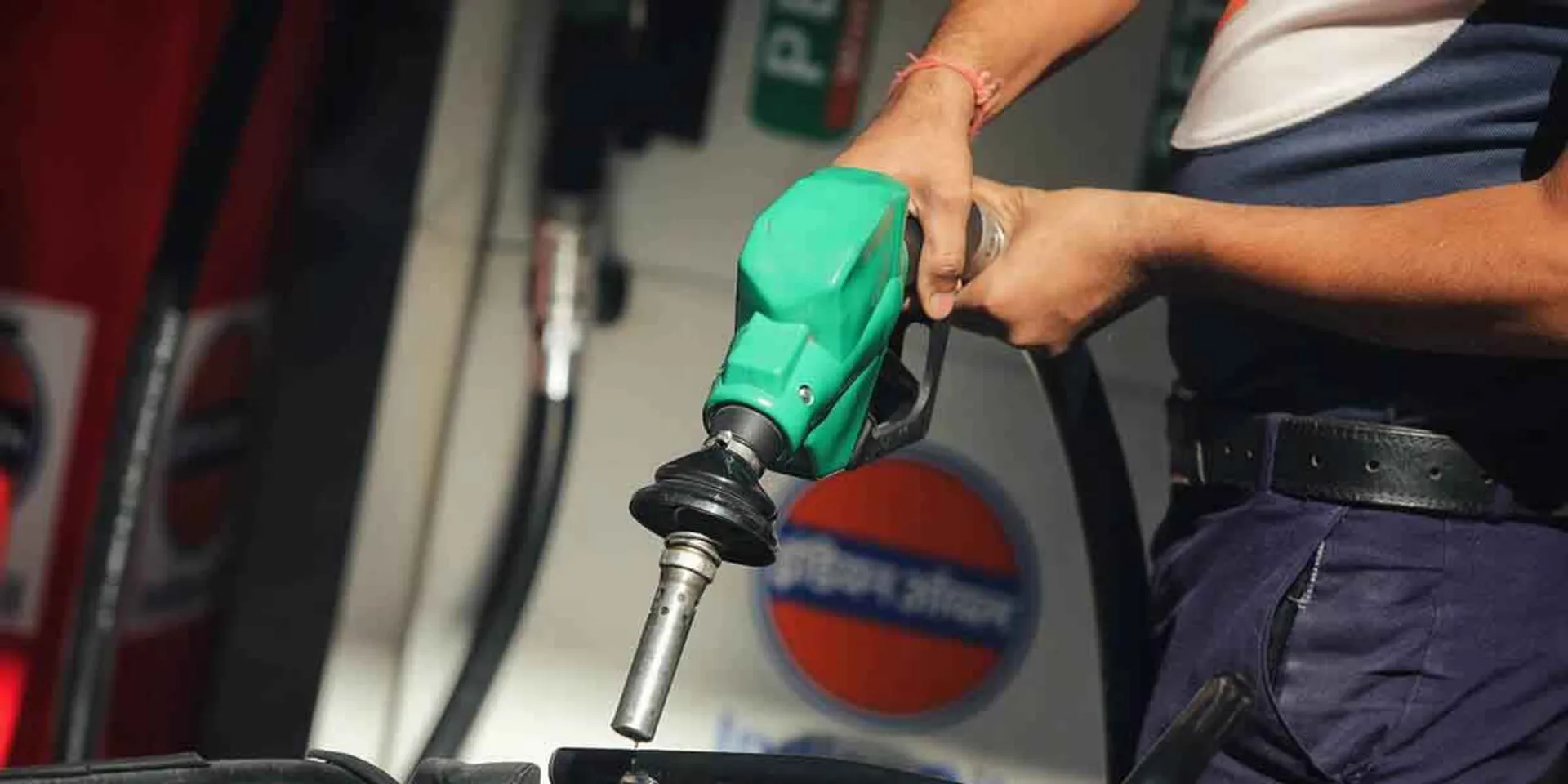Petrol price exceeds 100 rupees in Tamil Nadu!