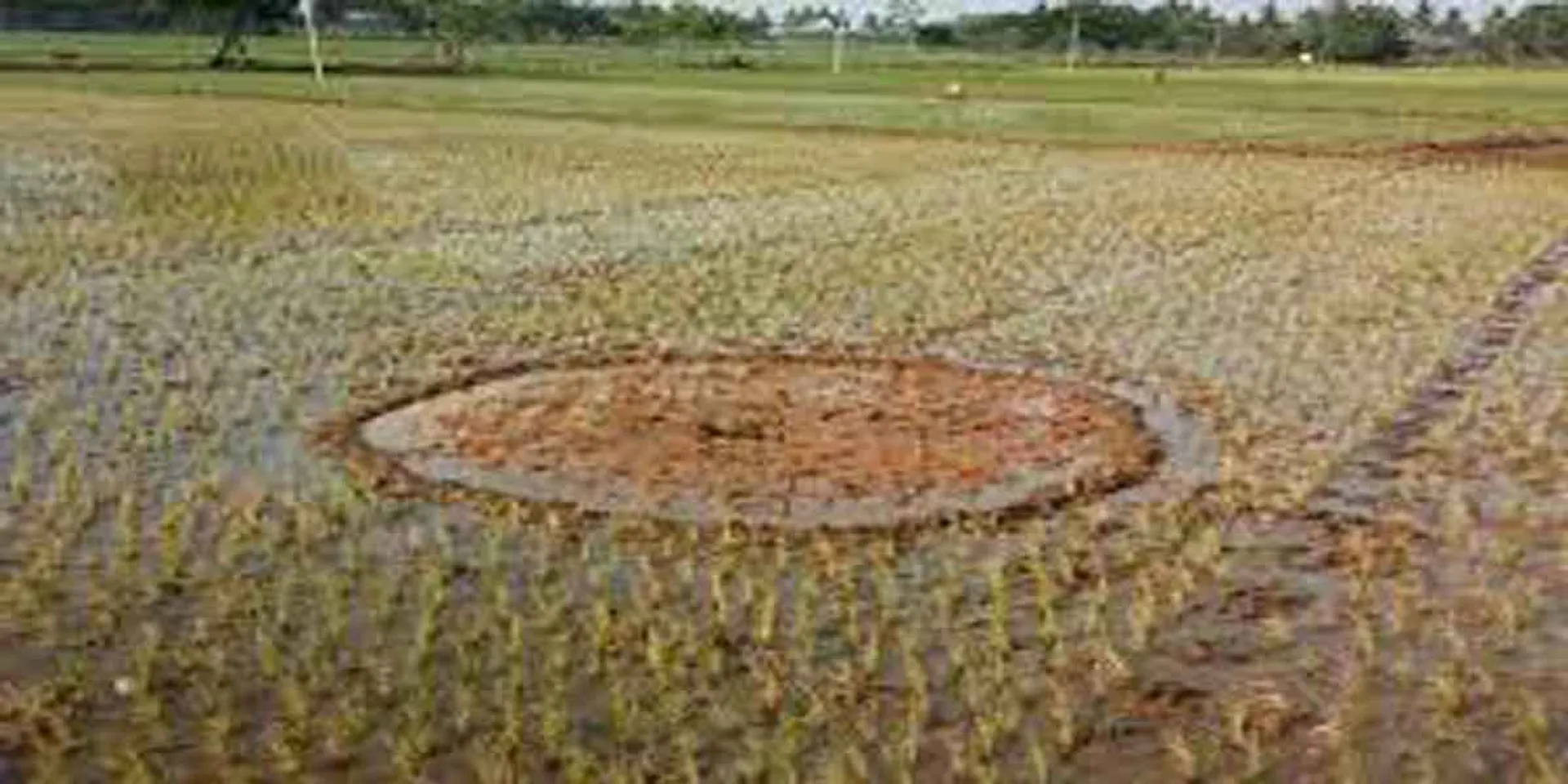 ONGC pipe break in farmland ... Public fears!