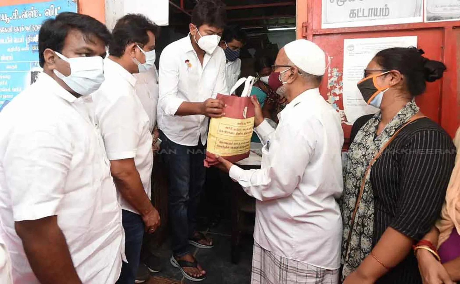 Udayanithi Stalin donates corona relief items 