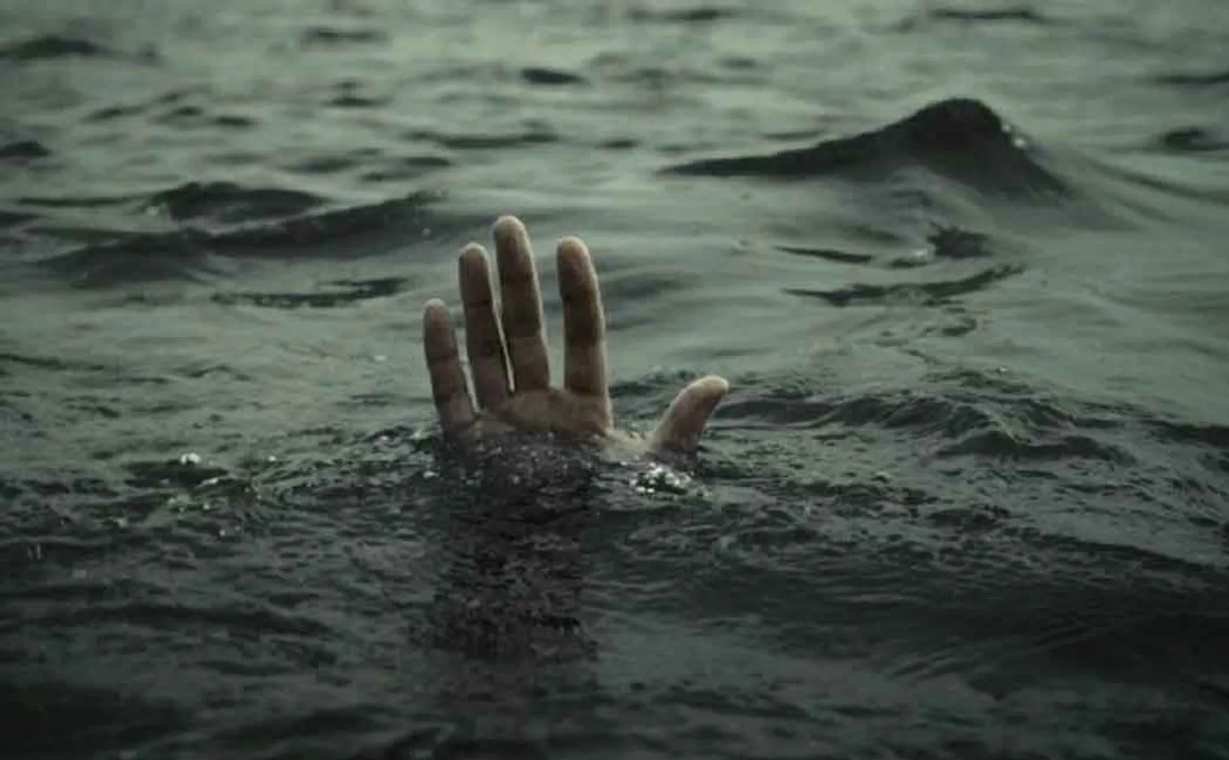 4 passed away, husband and wife drowned in river