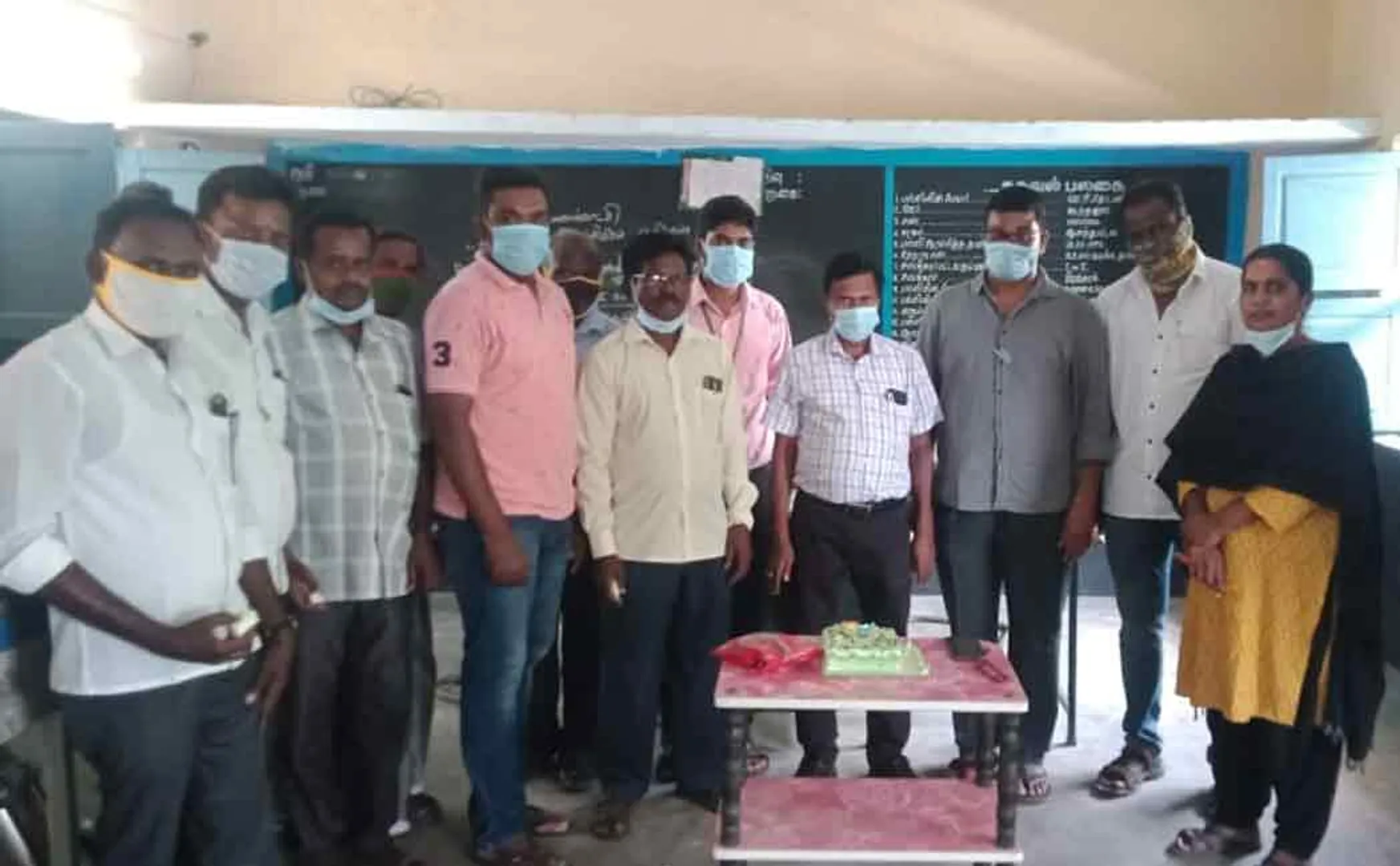 Doctors' Day celebrated by volunteers at Corona Vaccination Camp ..!