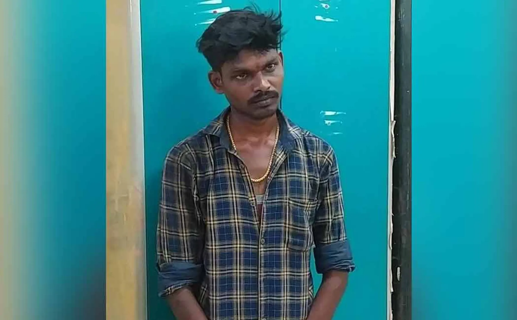 Peravurani Tehsildar car has been stolen 