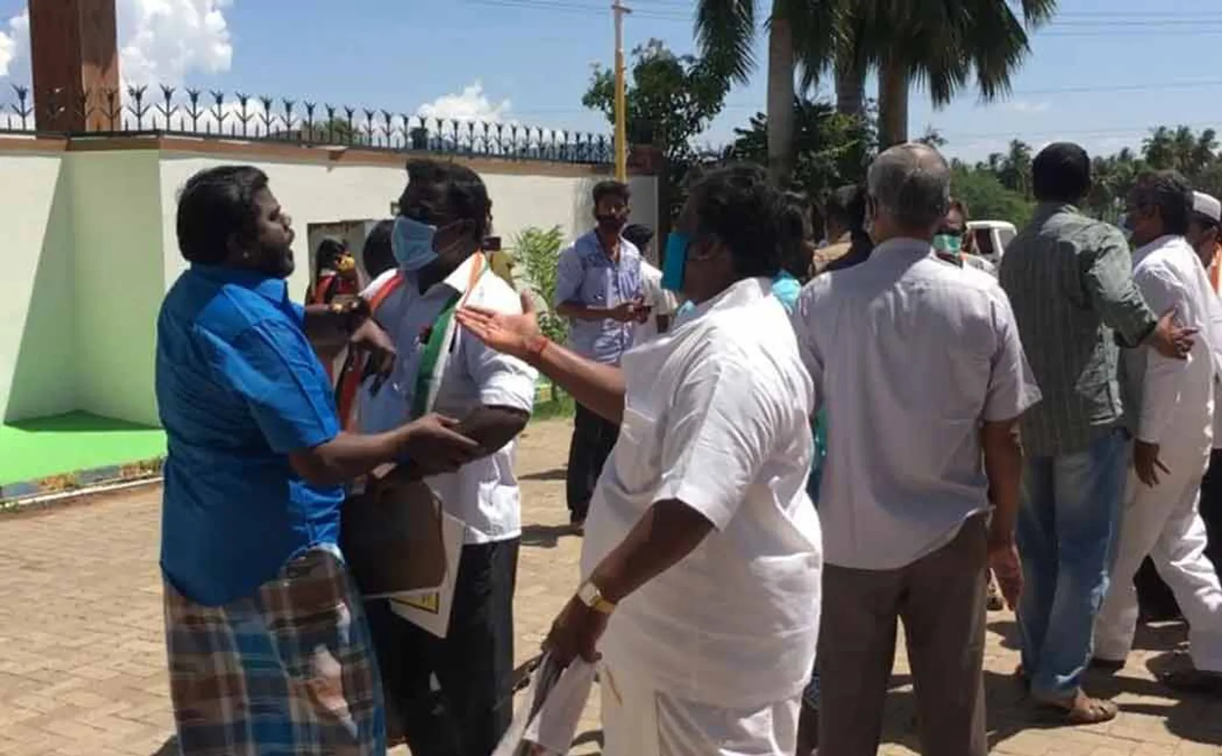 Congressman besieges DMK executive's petrol bunk 