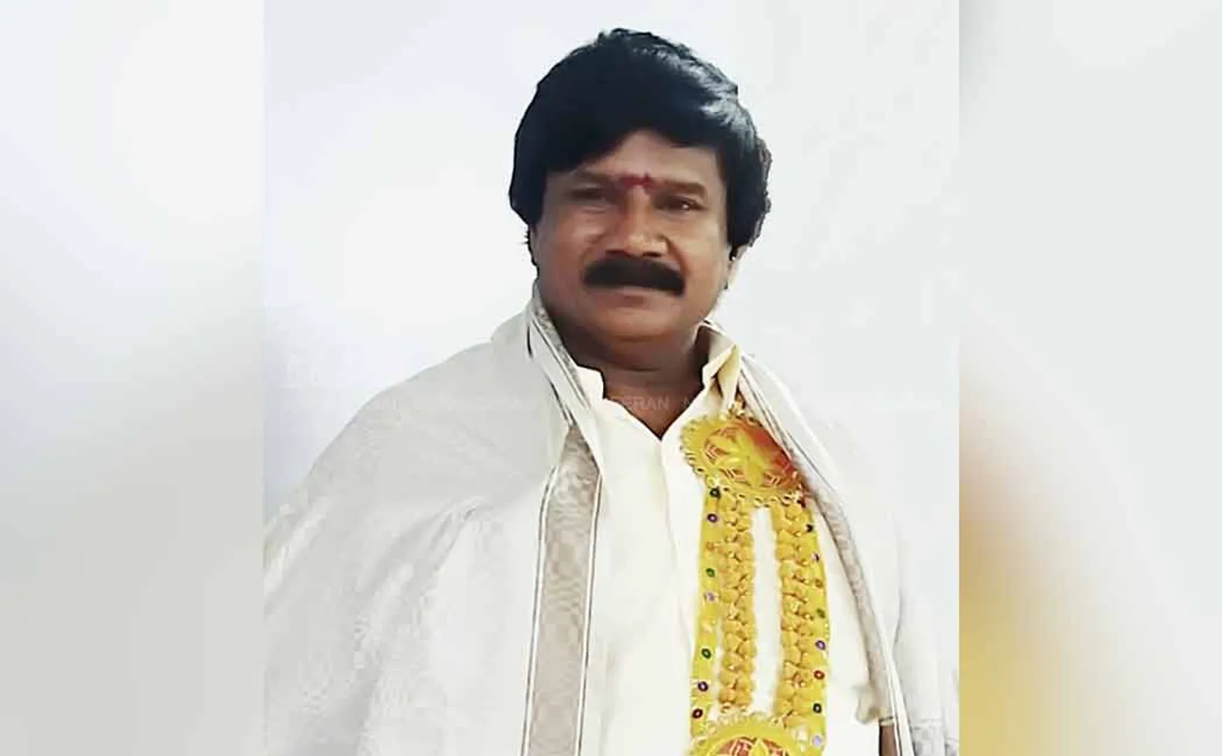 DMK Supporter ulaganathan passes away in karur  