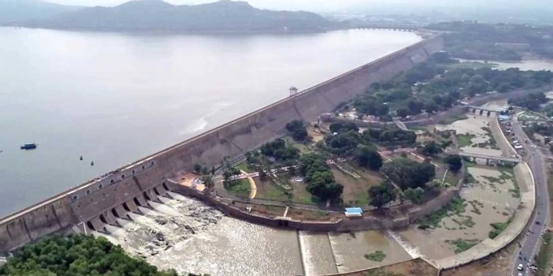 Mettur dam water opening decrease