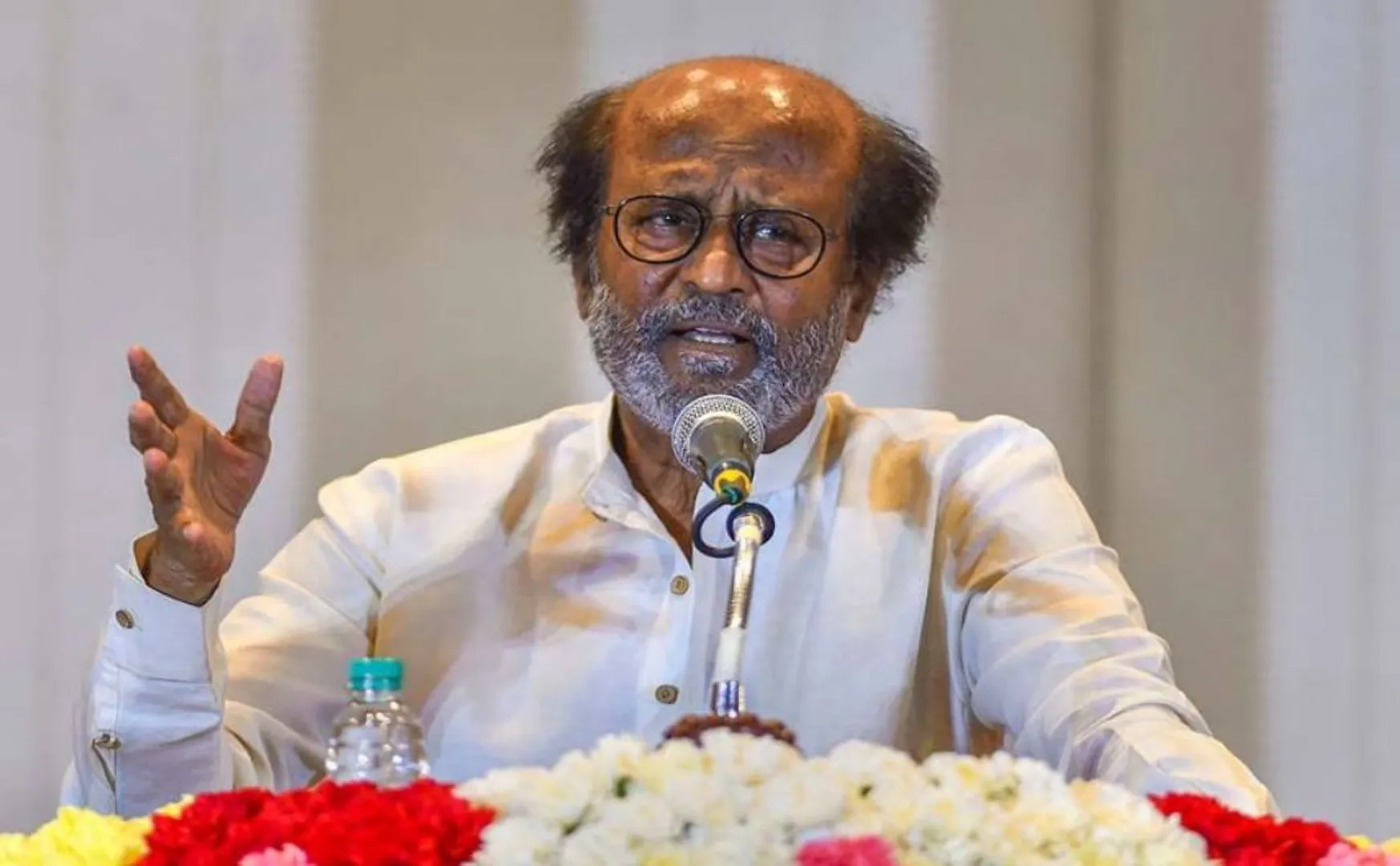 ACTOR RAJINIKANTH MEET MAKKAL MANDRAM LEADERS