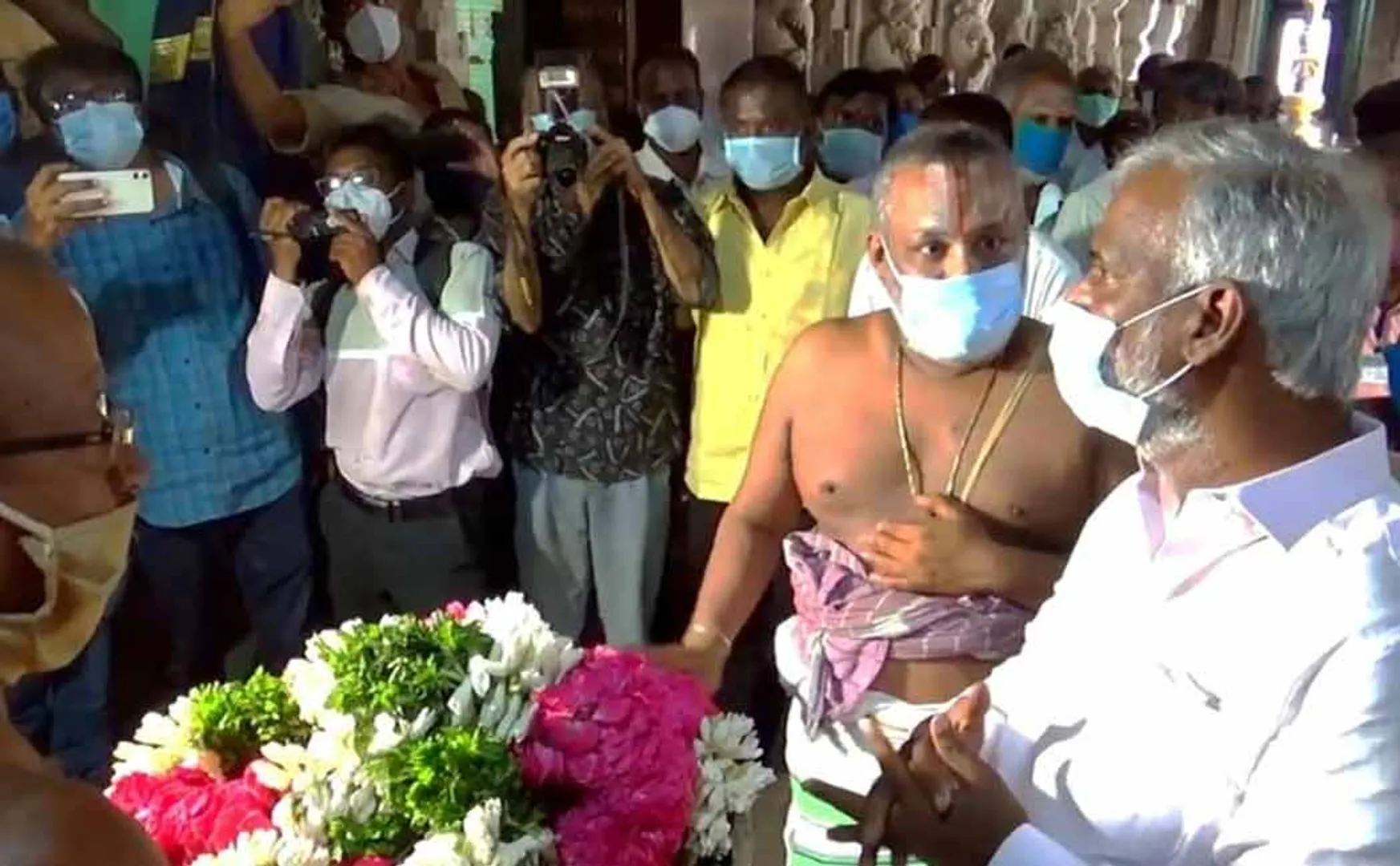 Minister Sekarbabu Inspected in thiruvaru temple 