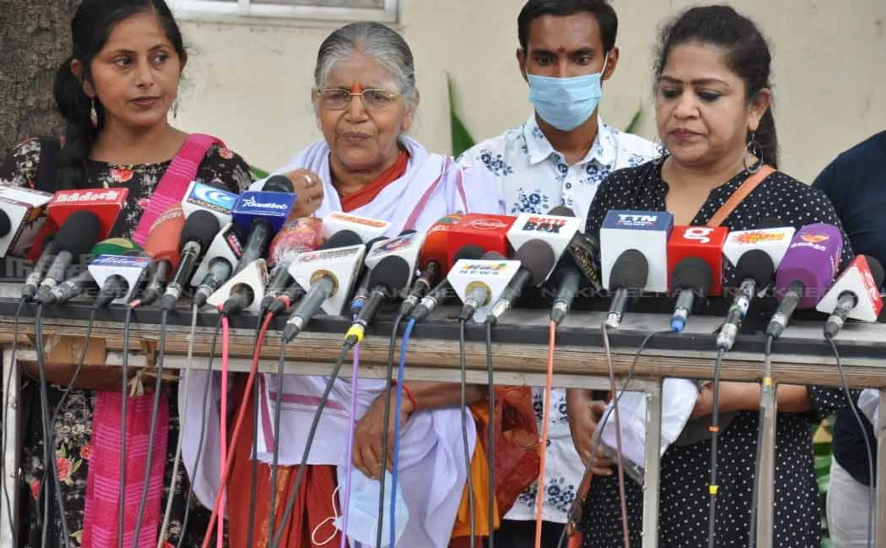 Sundaravalli complains to police about slander against women on social media 