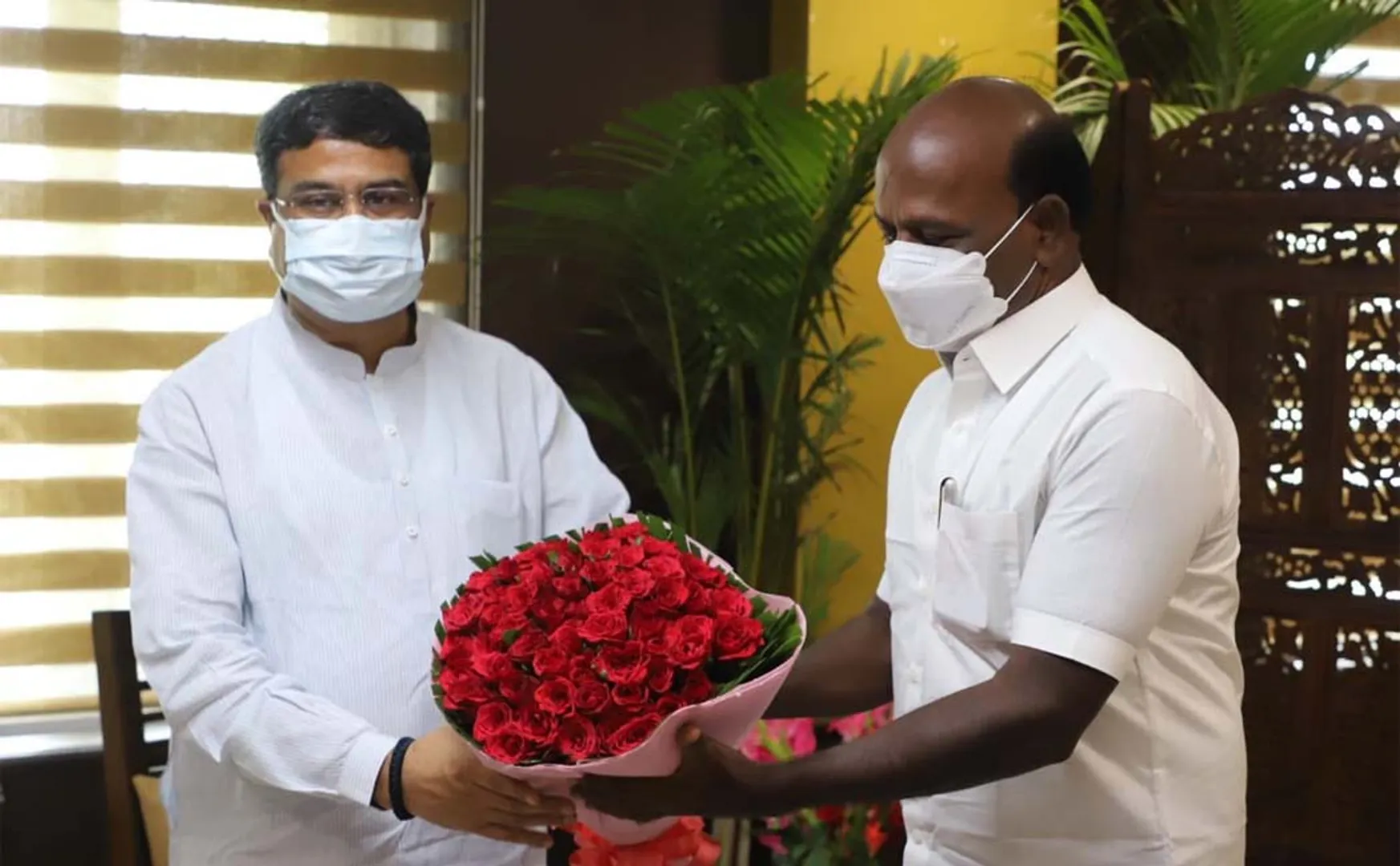 neet exam conducted in 18 cities in tamilnadu union education minister announced 