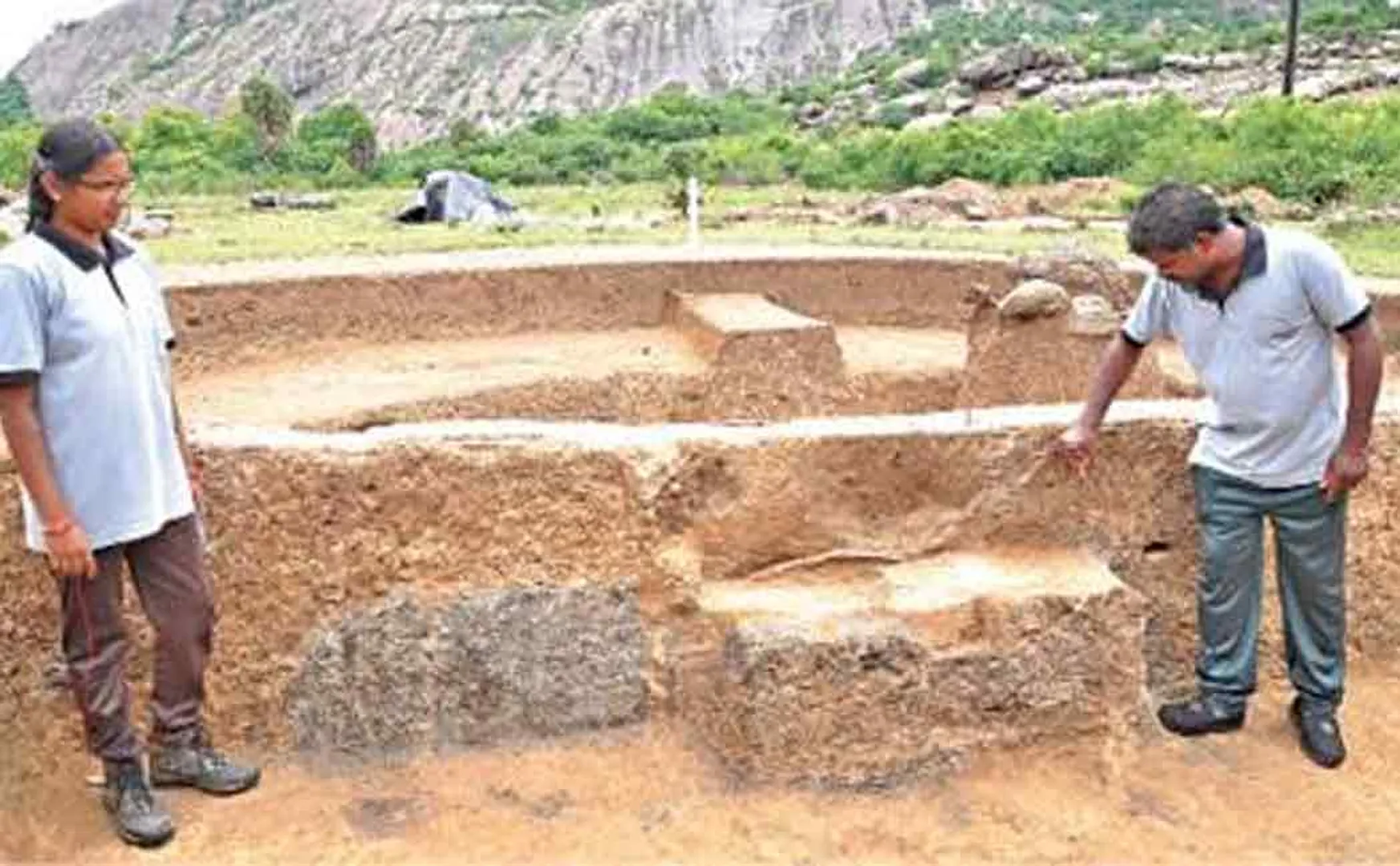 Discovery of a 2500 year old iron sword near Krishnagiri; Archaeological Department Information!