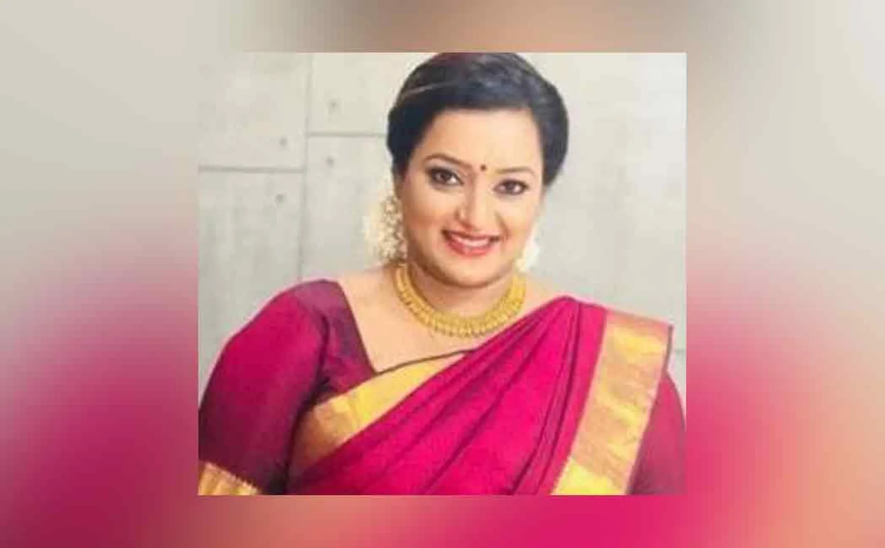 Gold smuggling beauty Swapna! NIA granted bail Strong opposition!