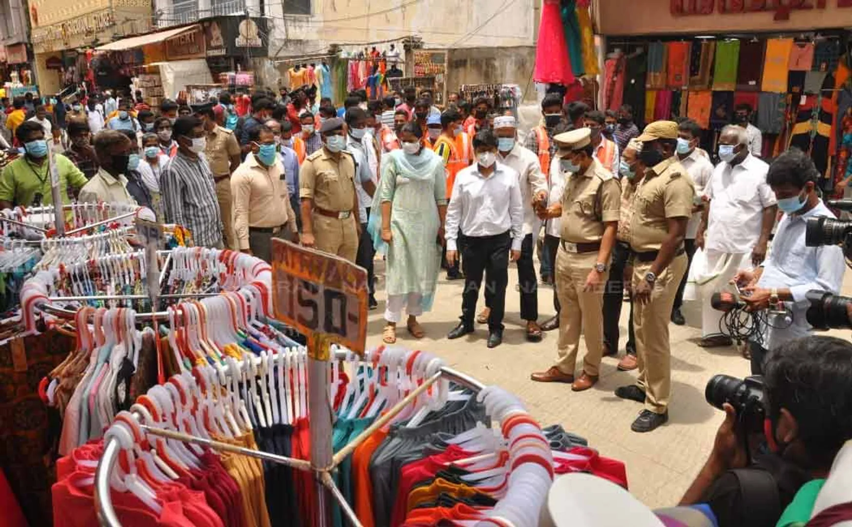  Corporation officials conduct a sudden inspection in T.nagar