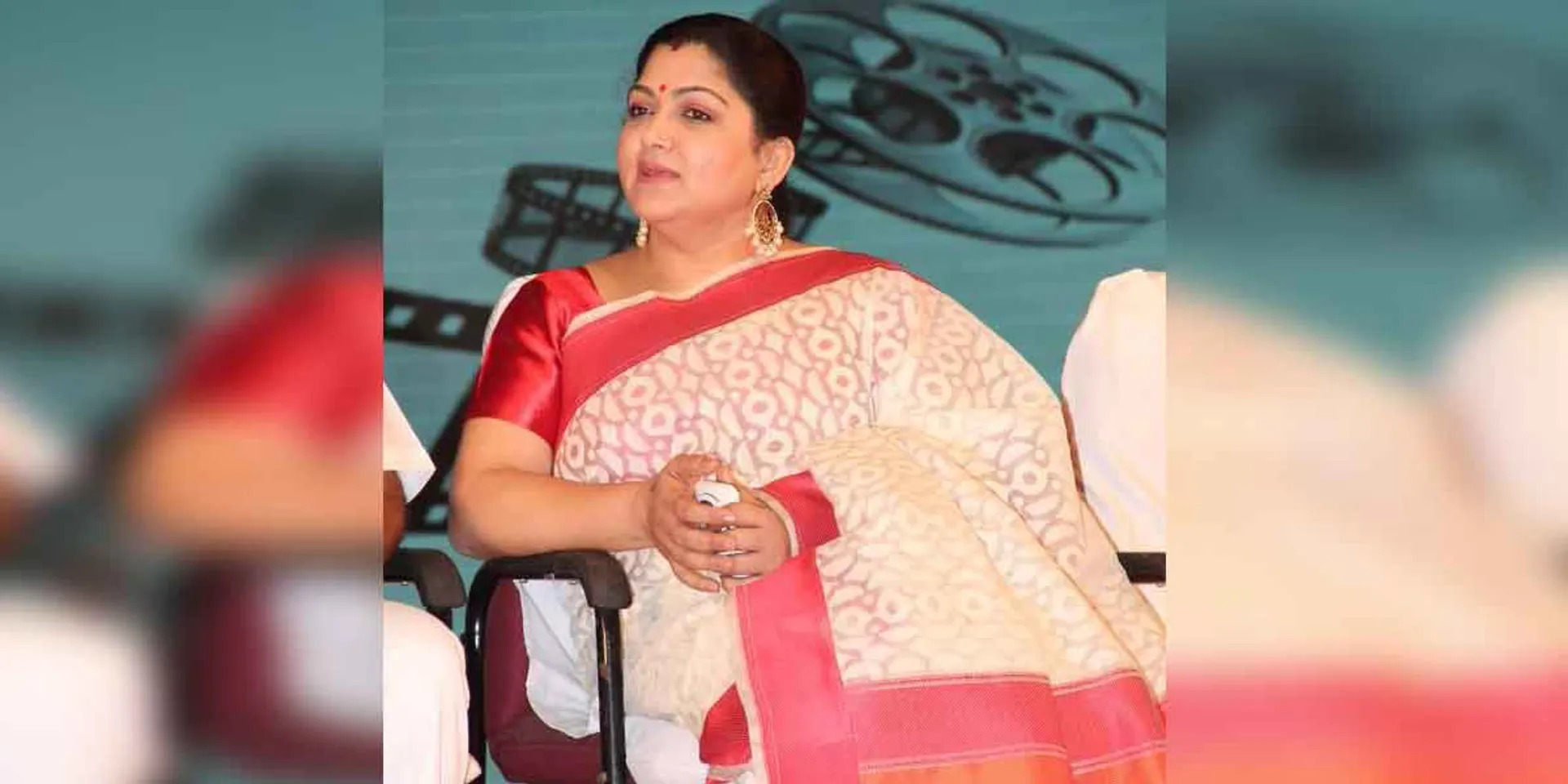 Actress Khushboo's Twitter account frozen!