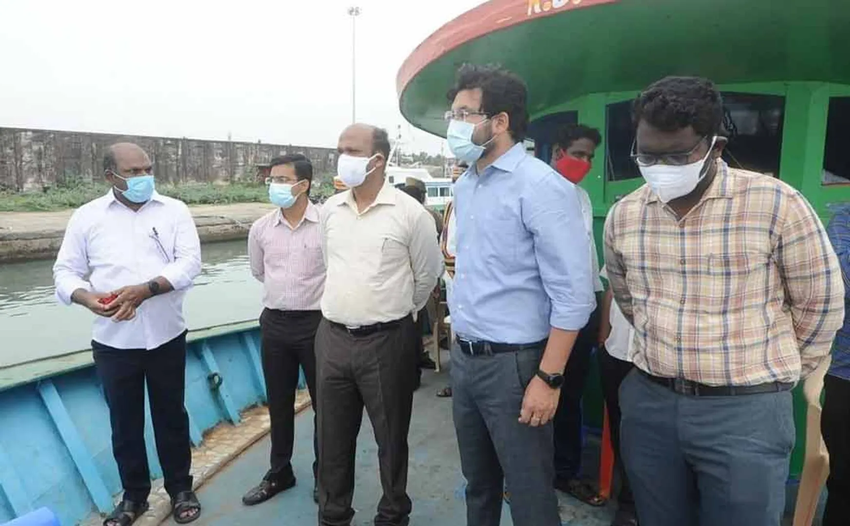 Are fishing regulations being violated? Collector who went to sea and inspected