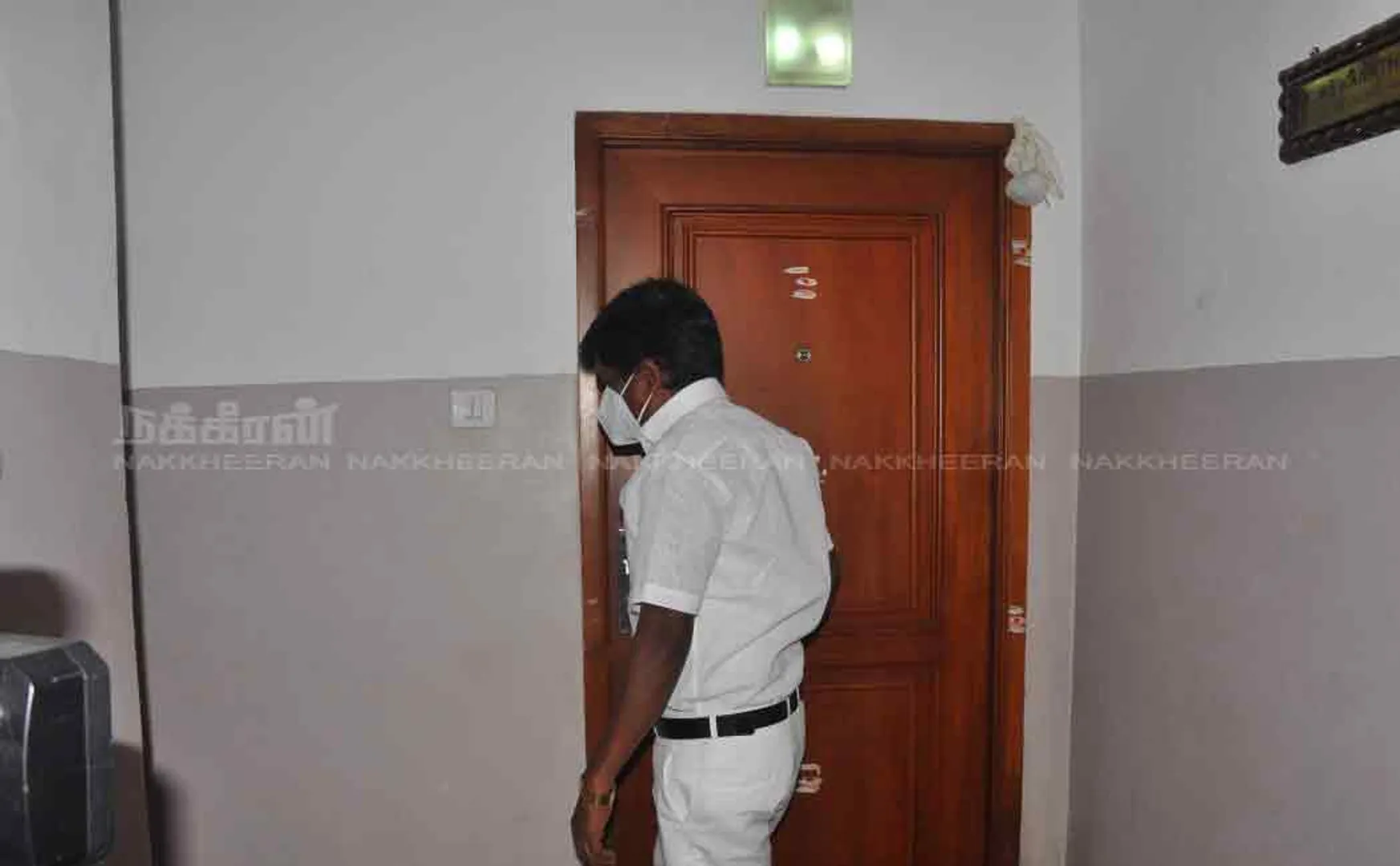Anti-corruption raid on MR Vijayabaskar's house 
