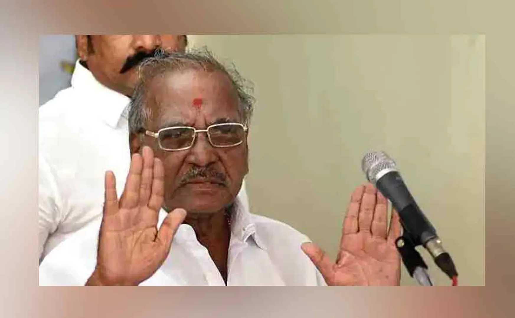 who will be the next ADMK presidium chairman 