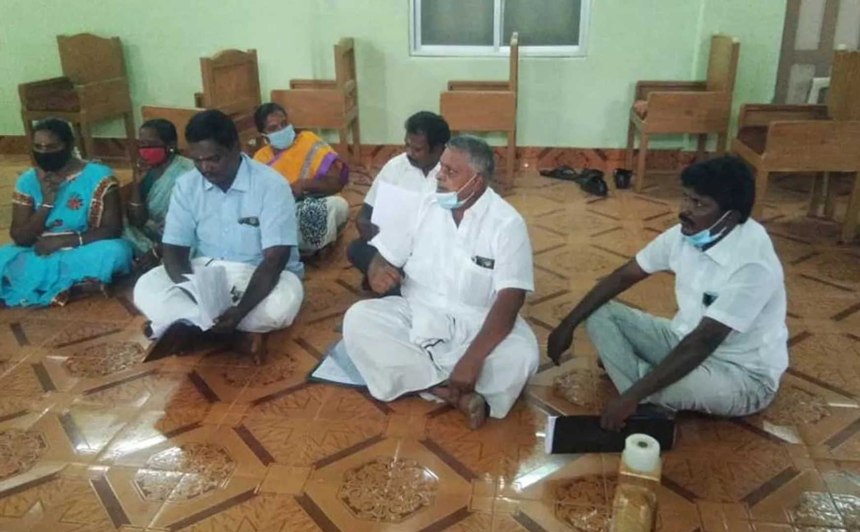 Struggle in panchayat meeting in dindigul 